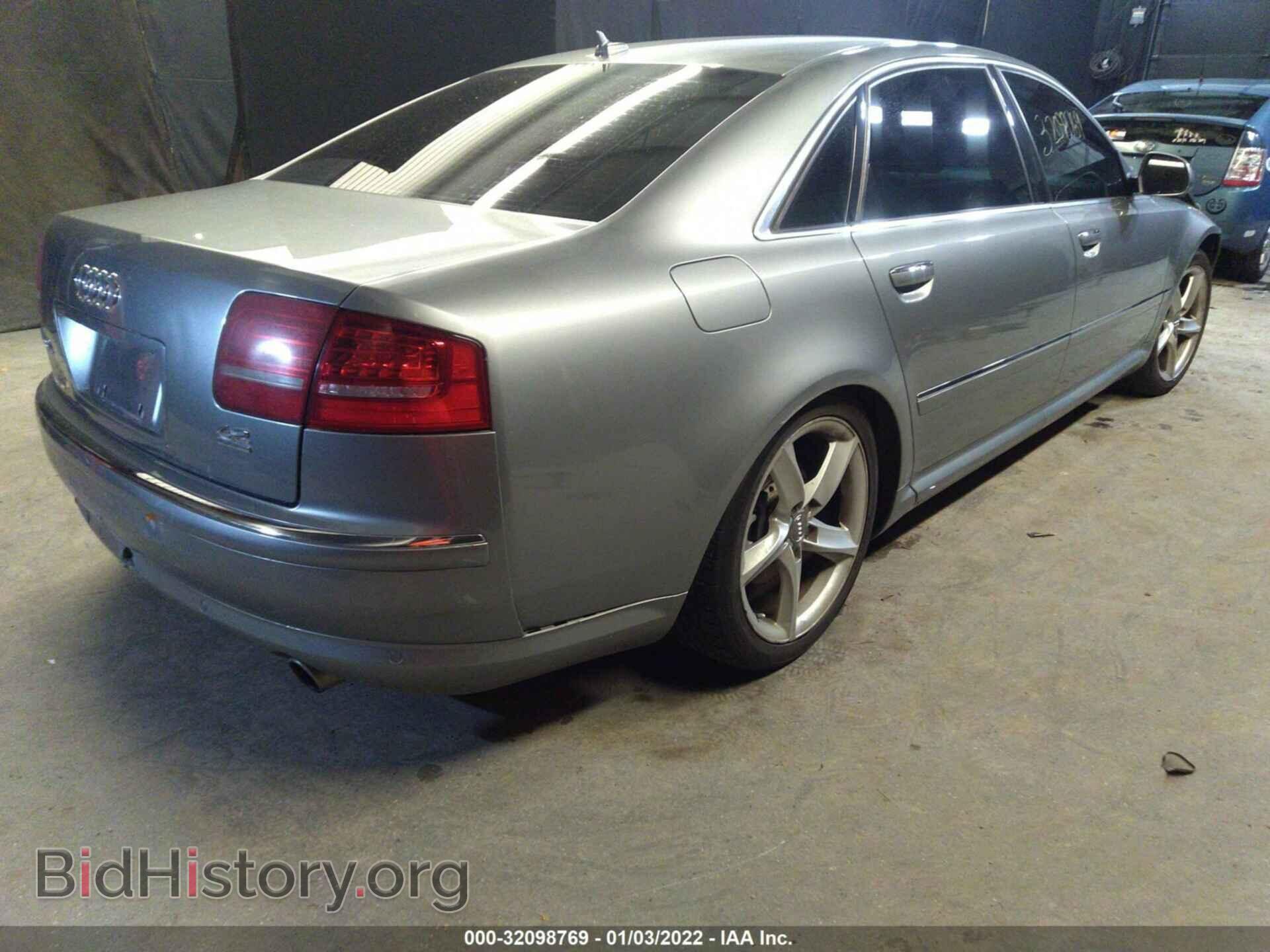 2010 AUDI A8 L - VIN: WAURVAFA9AN007786 - Фото 4