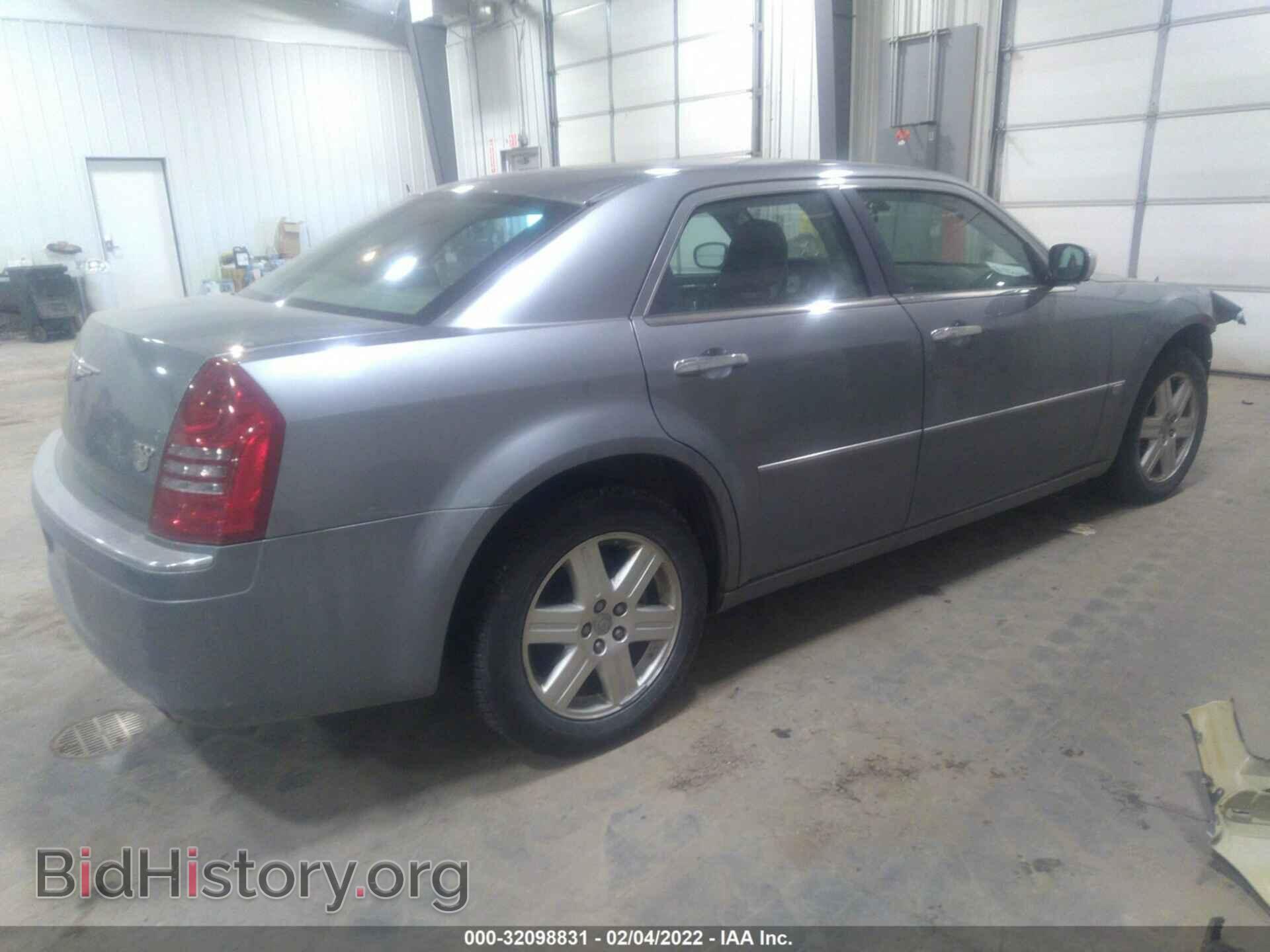 2006 CHRYSLER 300 - VIN: 2C3KK63H96H165058 - Фото 4