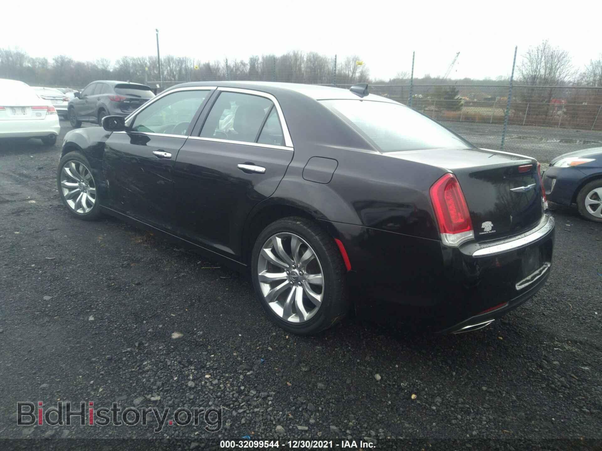 2019 CHRYSLER 300 - VIN: 2C3CCAEG5KH528538 - Фото 3
