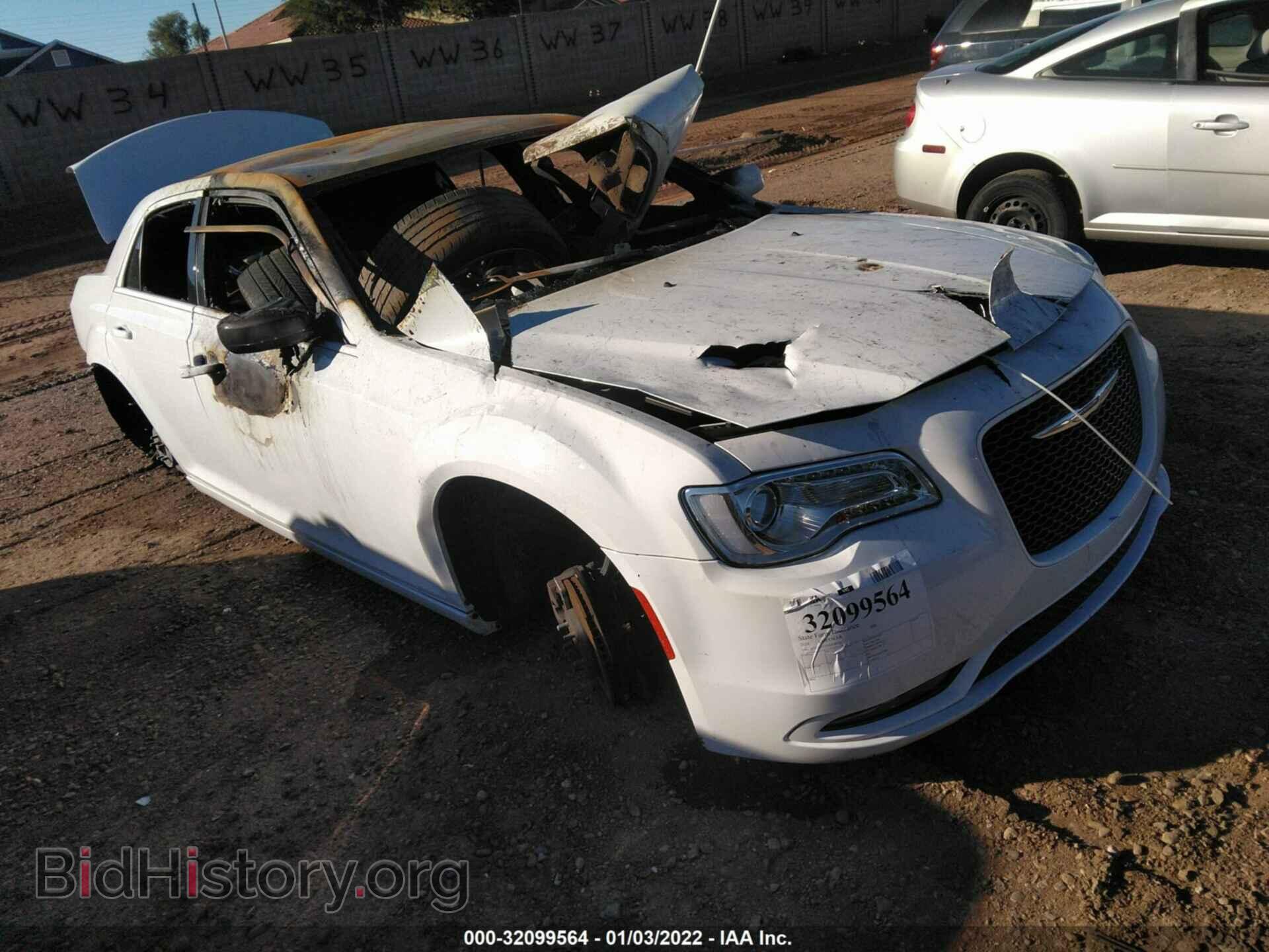 Фотография 2C3CCAEG6JH148722 - CHRYSLER 300 2018