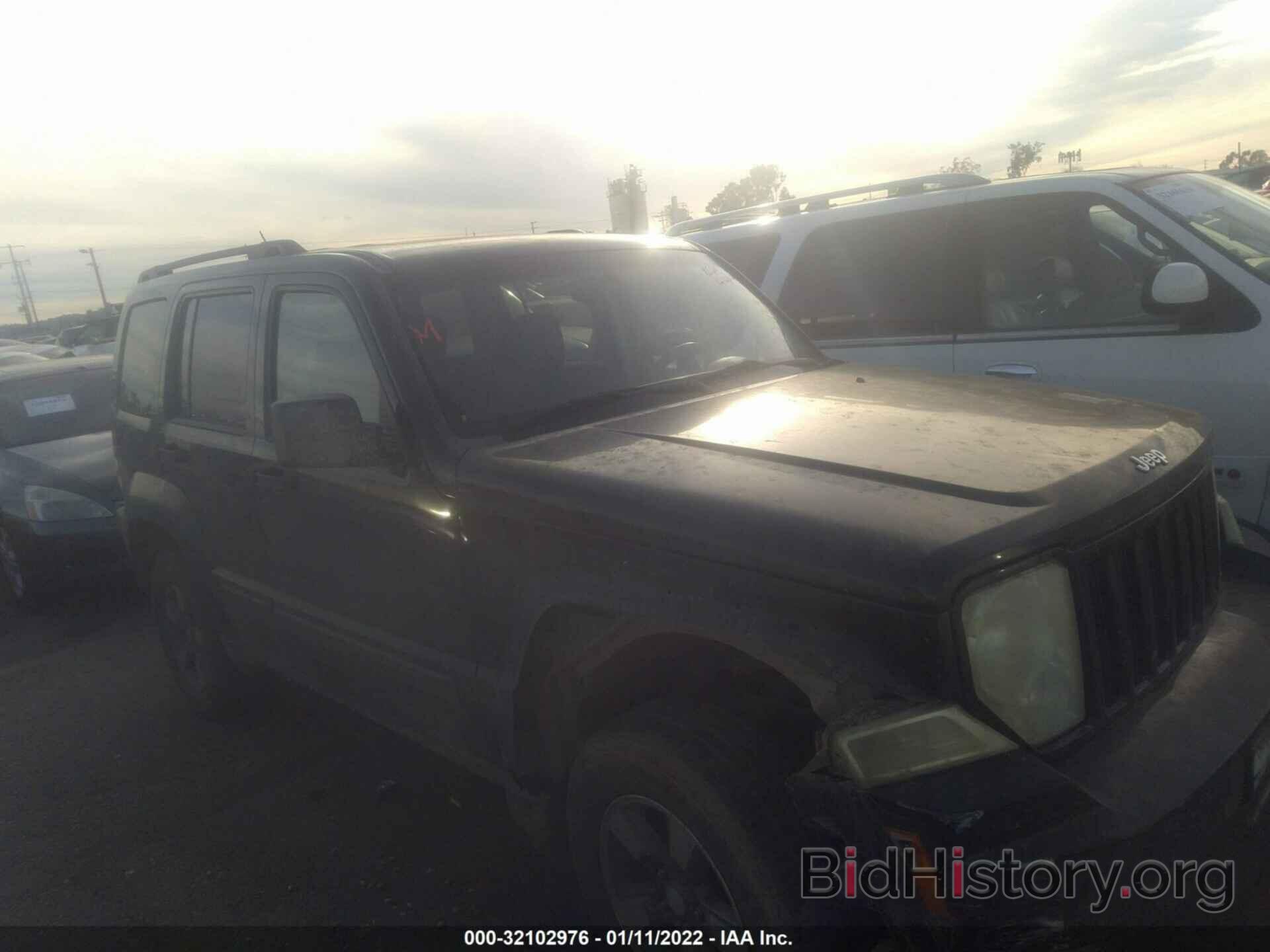 Photo 1J8GN28K88W278437 - JEEP LIBERTY 2008