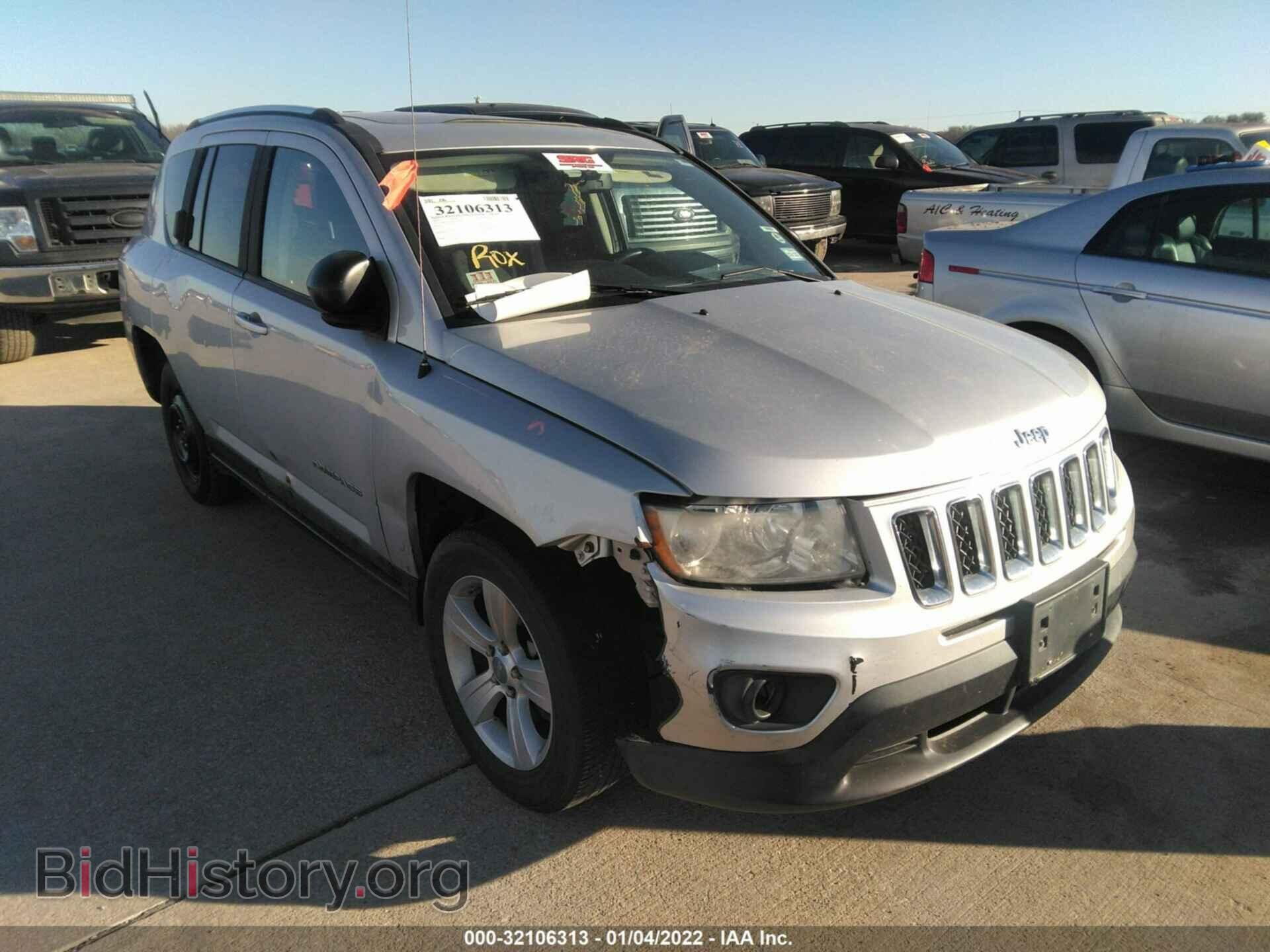 Photo 1J4NF1FB3BD187789 - JEEP COMPASS 2011