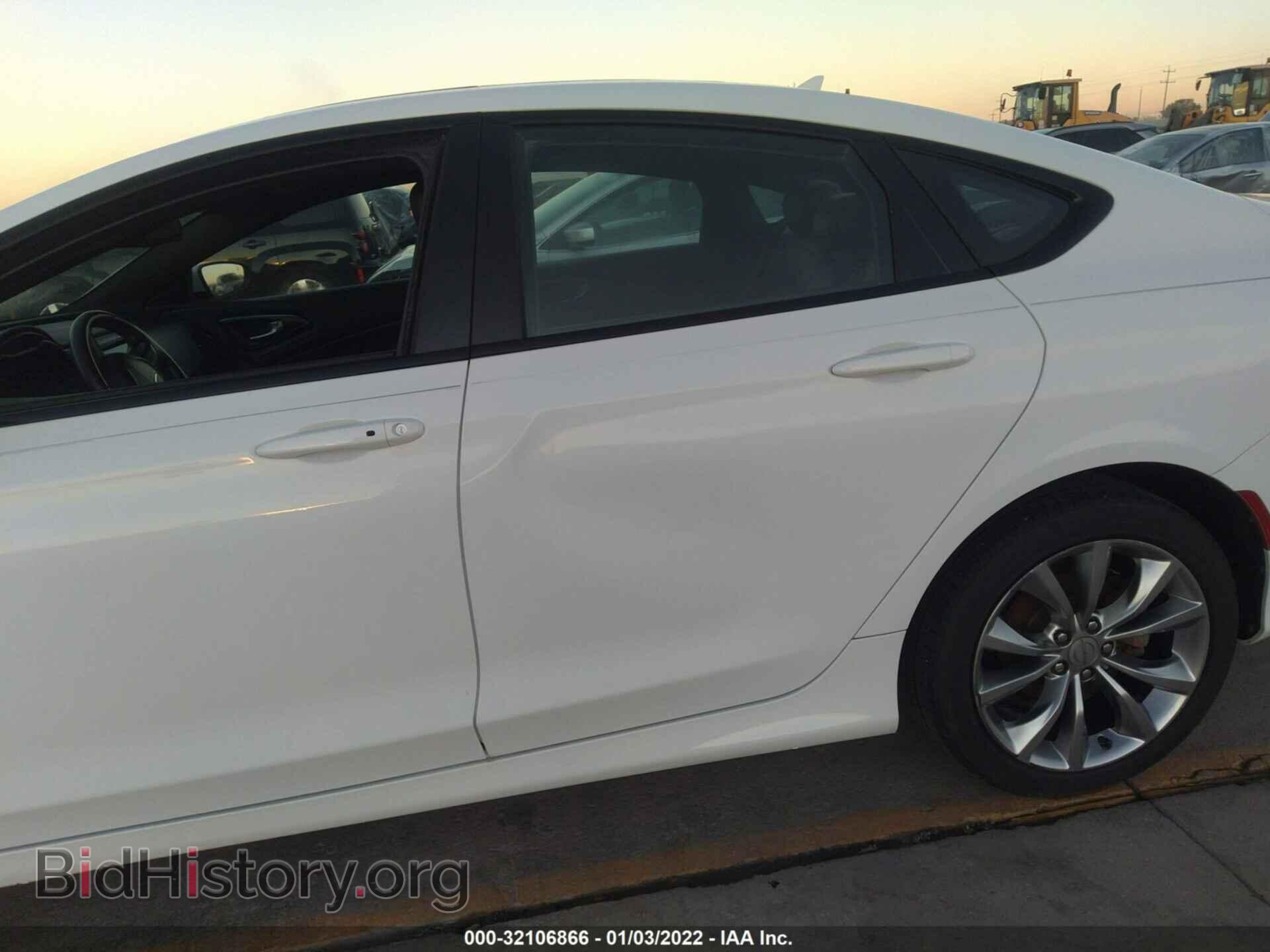 2015 CHRYSLER 200 - VIN: 1C3CCCBG3FN710736 - Фото 6