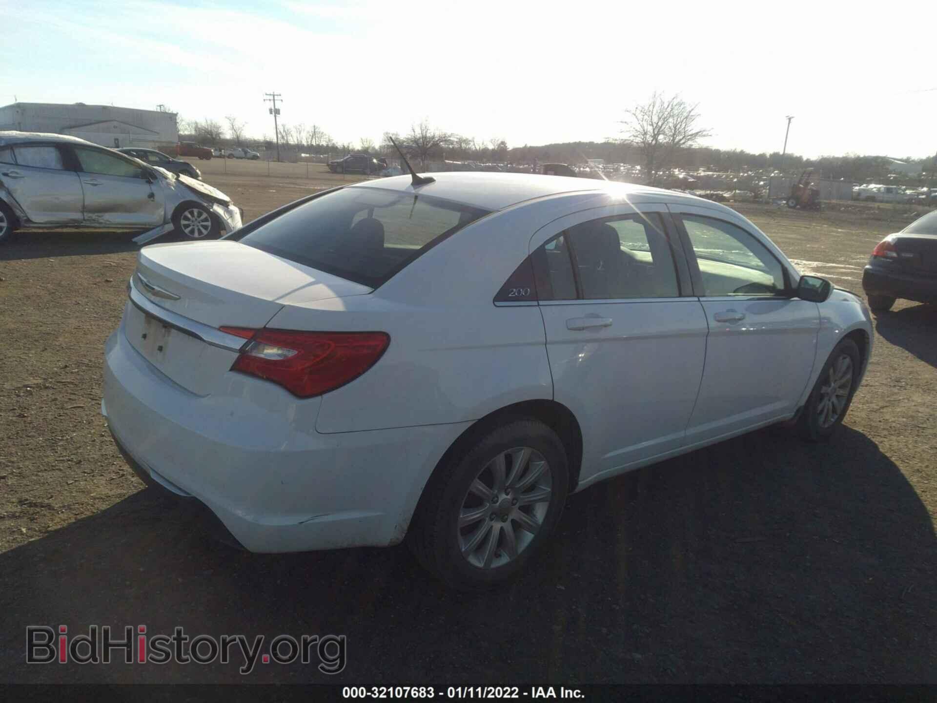 2013 CHRYSLER 200 - VIN: 1C3CCBBB0DN739445 - Фото 4