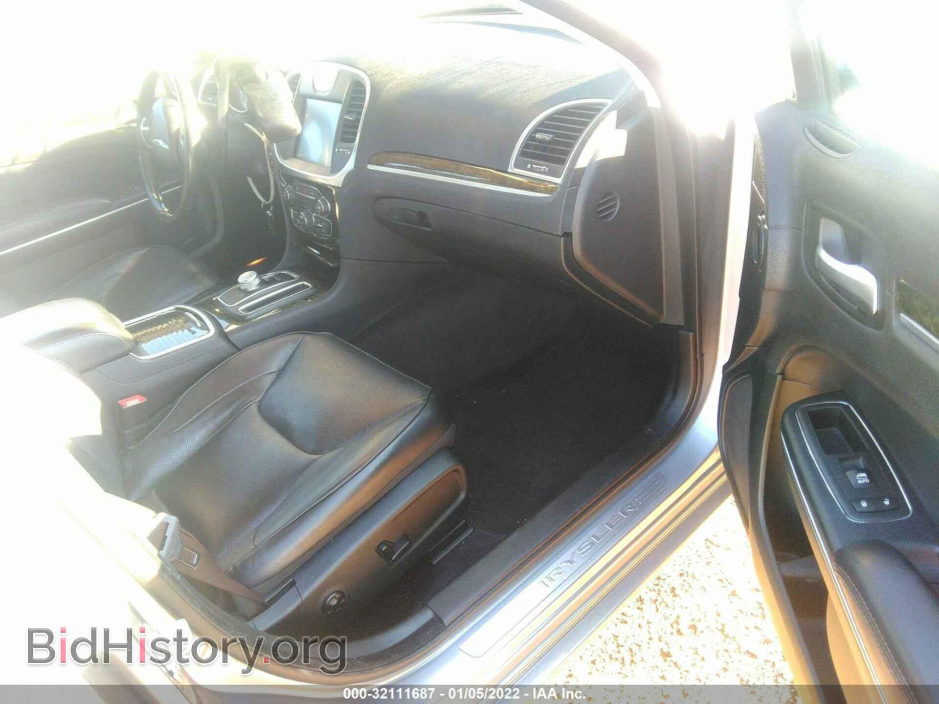 2016 CHRYSLER 300 - VIN: 2C3CCAEG2GH151772 - Фото 5