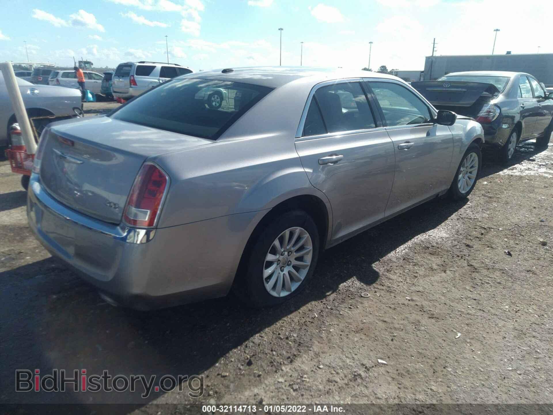 2013 CHRYSLER 300 - VIN: 2C3CCAAG7DH627208 - Фото 4