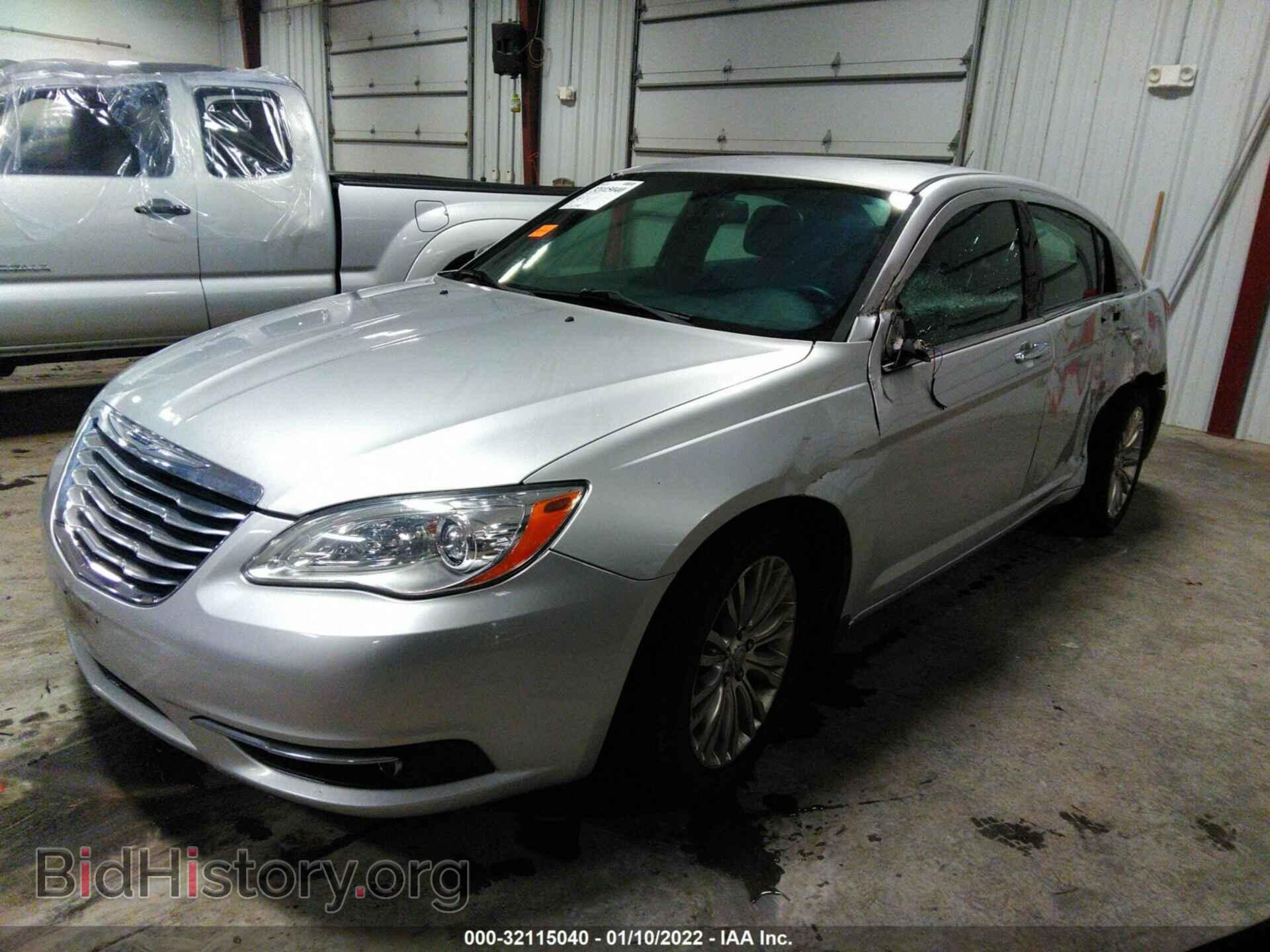 2012 CHRYSLER 200 - VIN: 1C3CCBCG3CN258114 - Фото 2