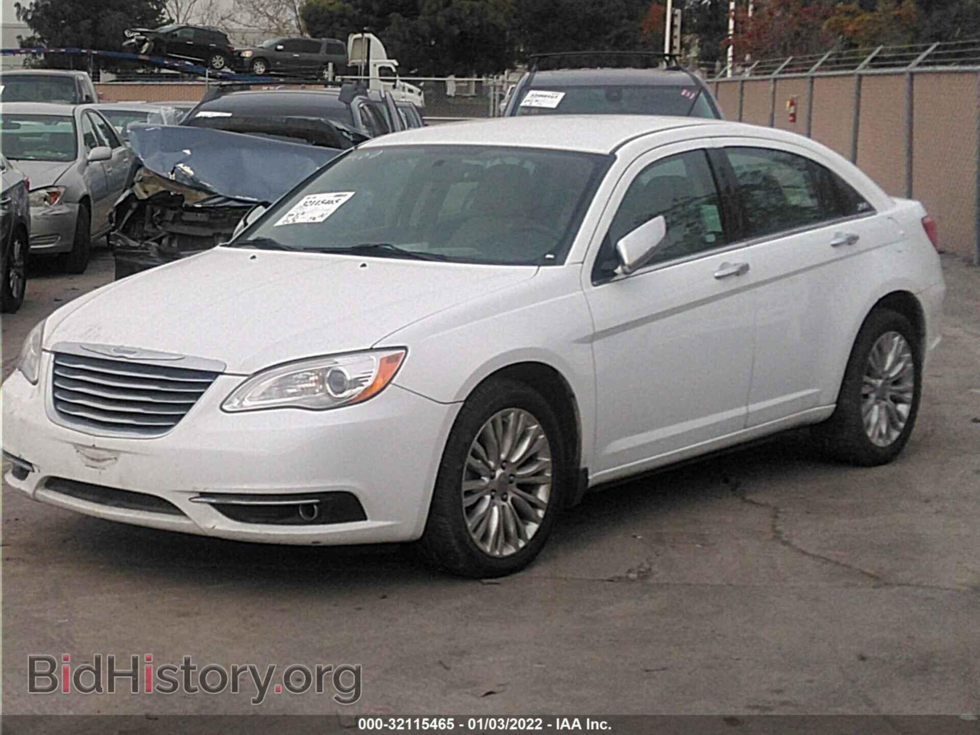 2012 CHRYSLER 200 - VIN: 1C3CCBCG3CN211035 - Фото 2