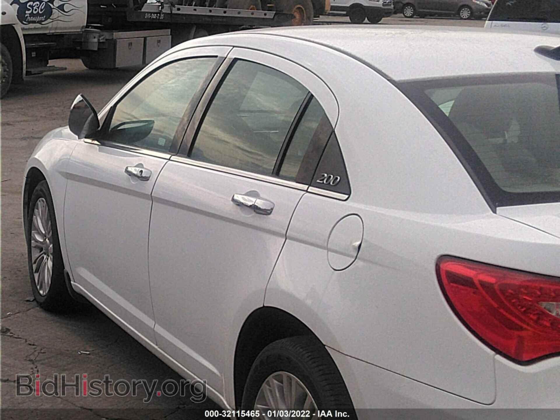 2012 CHRYSLER 200 - VIN: 1C3CCBCG3CN211035 - Фото 3