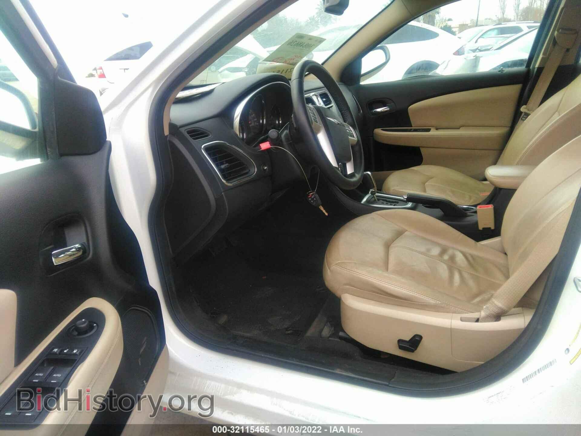 2012 CHRYSLER 200 - VIN: 1C3CCBCG3CN211035 - Фото 5
