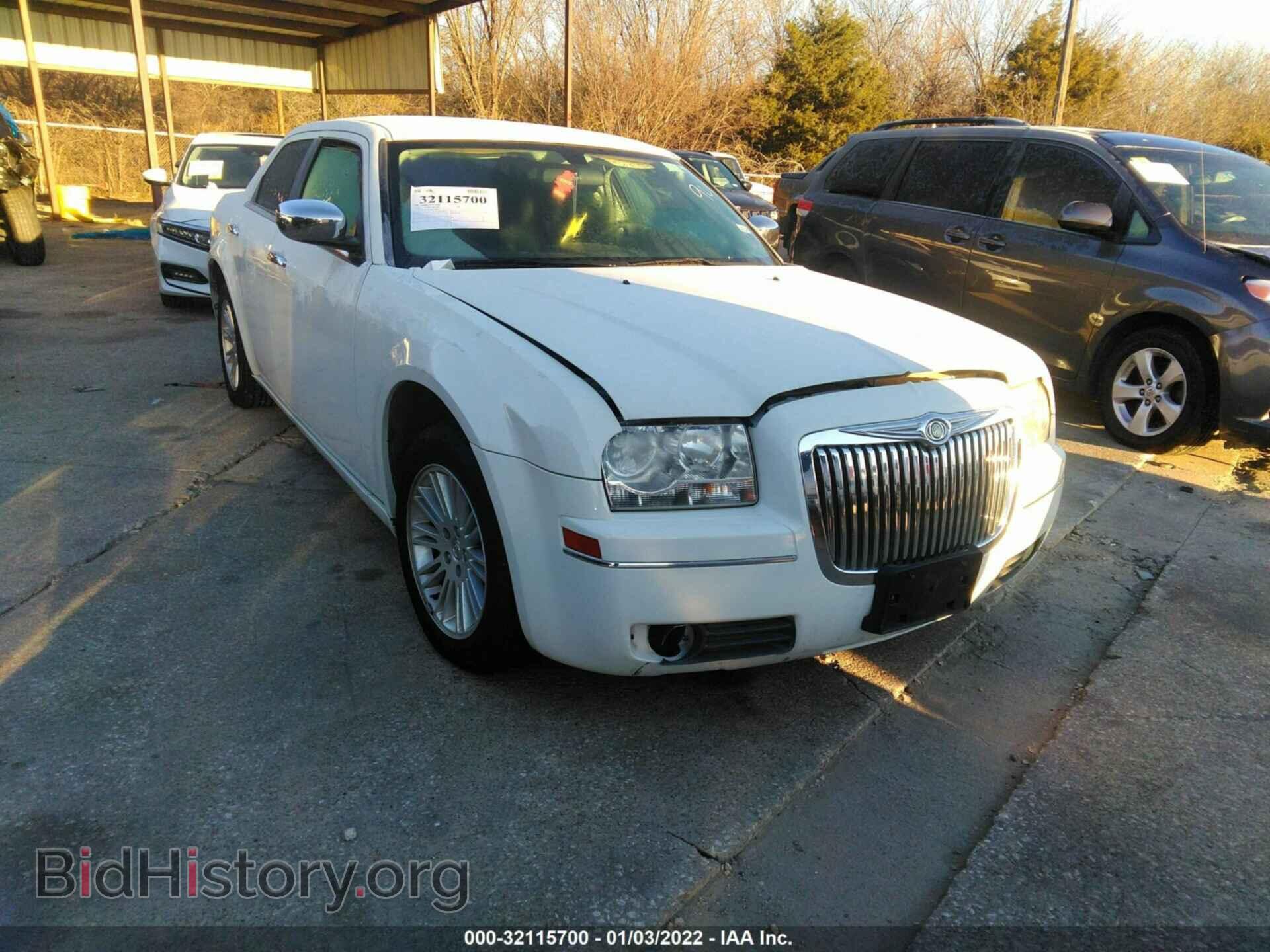 Photo 2C3CA4CD4AH198986 - CHRYSLER 300 2010