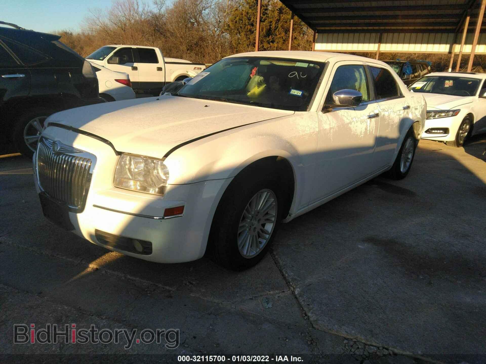 2010 CHRYSLER 300 - VIN: 2C3CA4CD4AH198986 - Фото 2