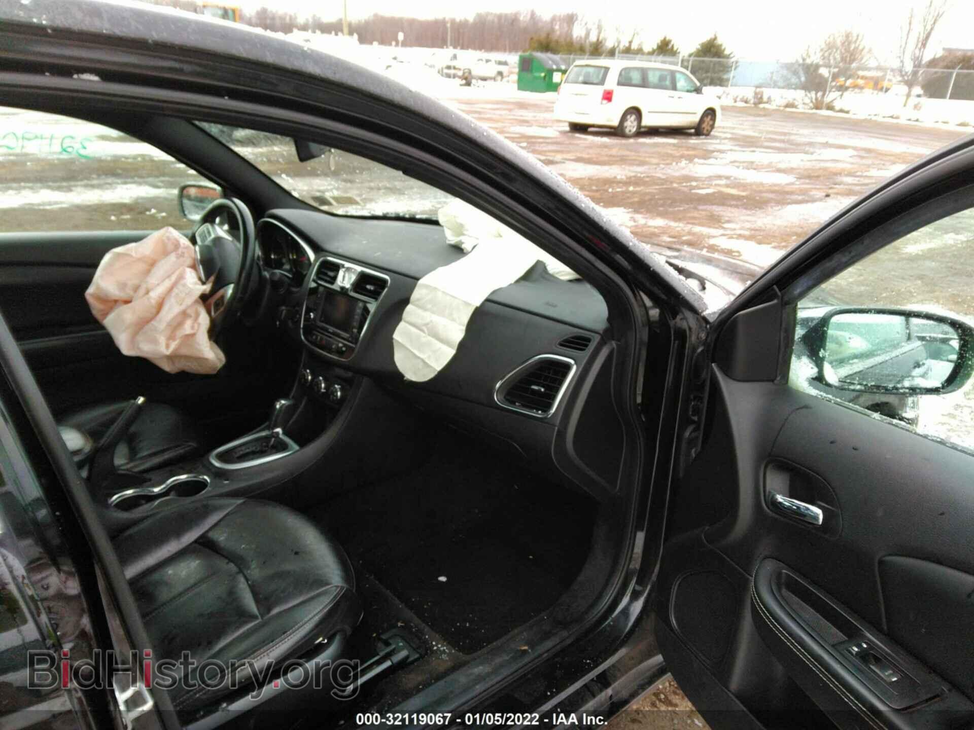 2011 CHRYSLER 200 - VIN: 1C3BC2FG4BN623096 - Фото 5