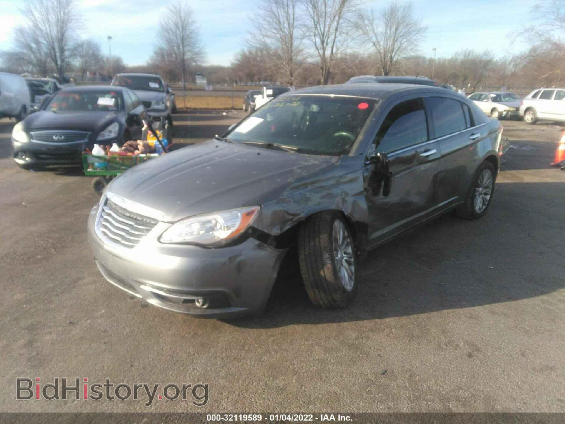 2011 CHRYSLER 200 - VIN: 1C3BC2FB8BN601400 - Фото 2