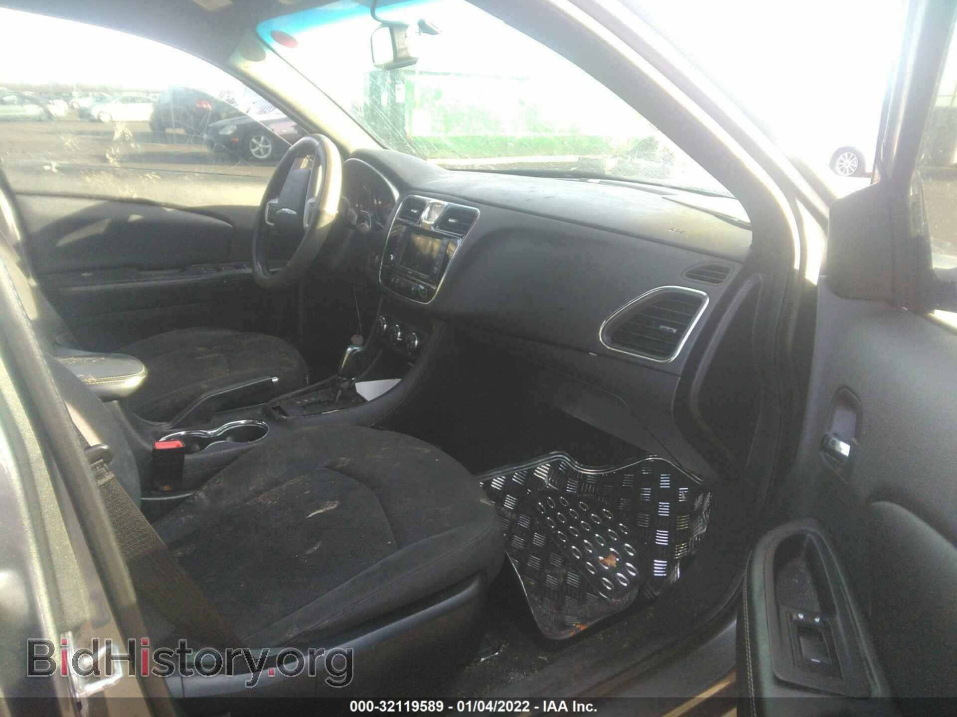 2011 CHRYSLER 200 - VIN: 1C3BC2FB8BN601400 - Фото 5