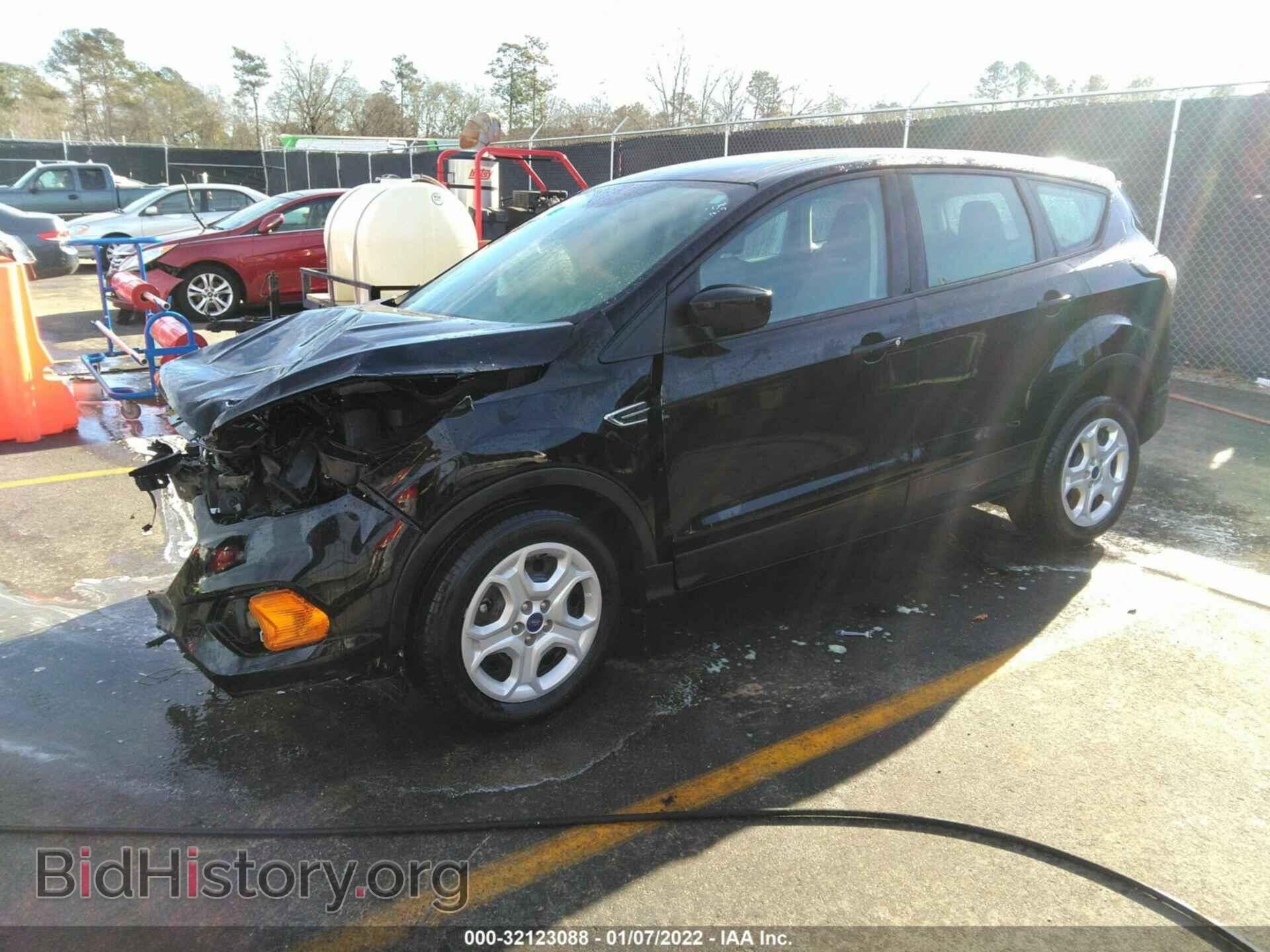 2017 FORD ESCAPE - VIN: 1FMCU0F77HUB64884 - Фото 2