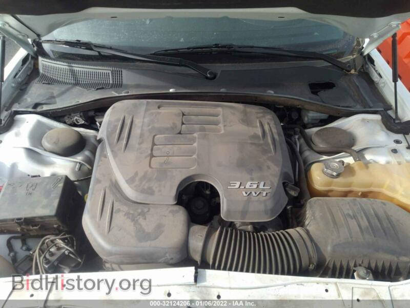 2012 Chrysler 300 (VIN 2C3CCACG3CH285106) — photo 10 of 12