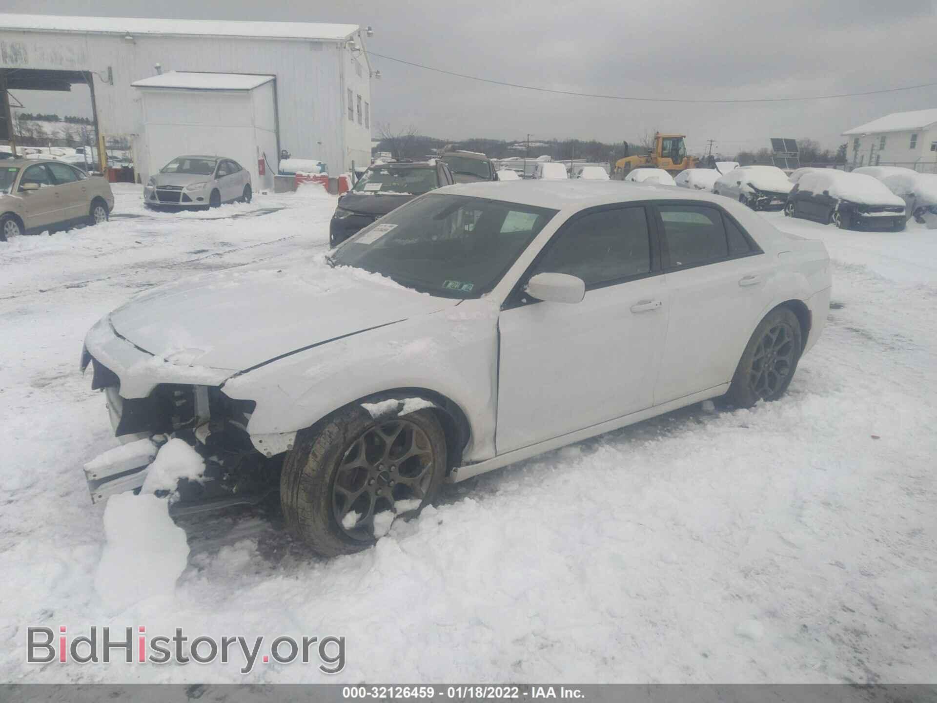 2016 CHRYSLER 300 - VIN: 2C3CCAGG2GH183084 - Фото 2