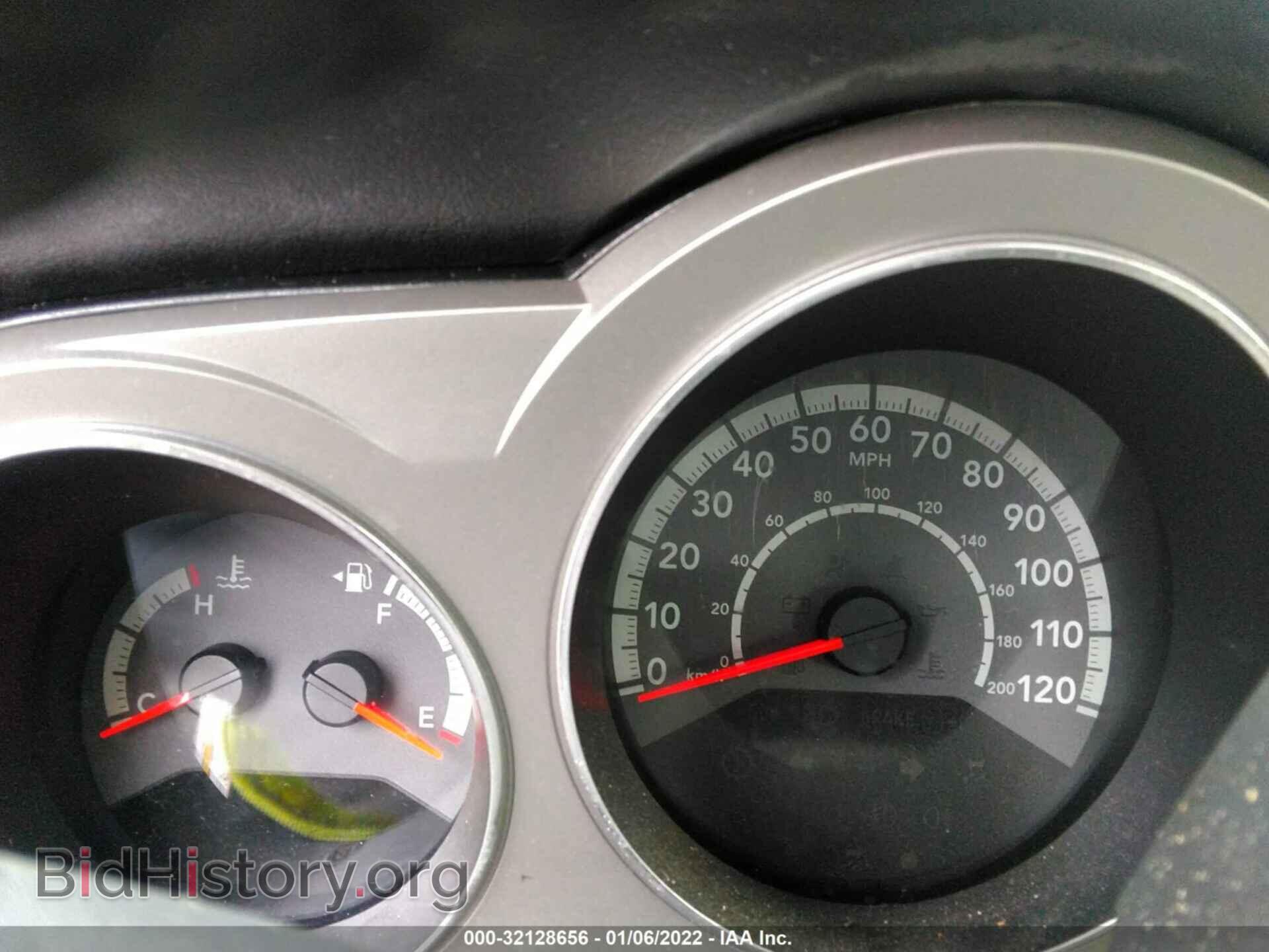 2010 DODGE AVENGER - VIN: 1B3CC5FB7AN174647 - Photo 7