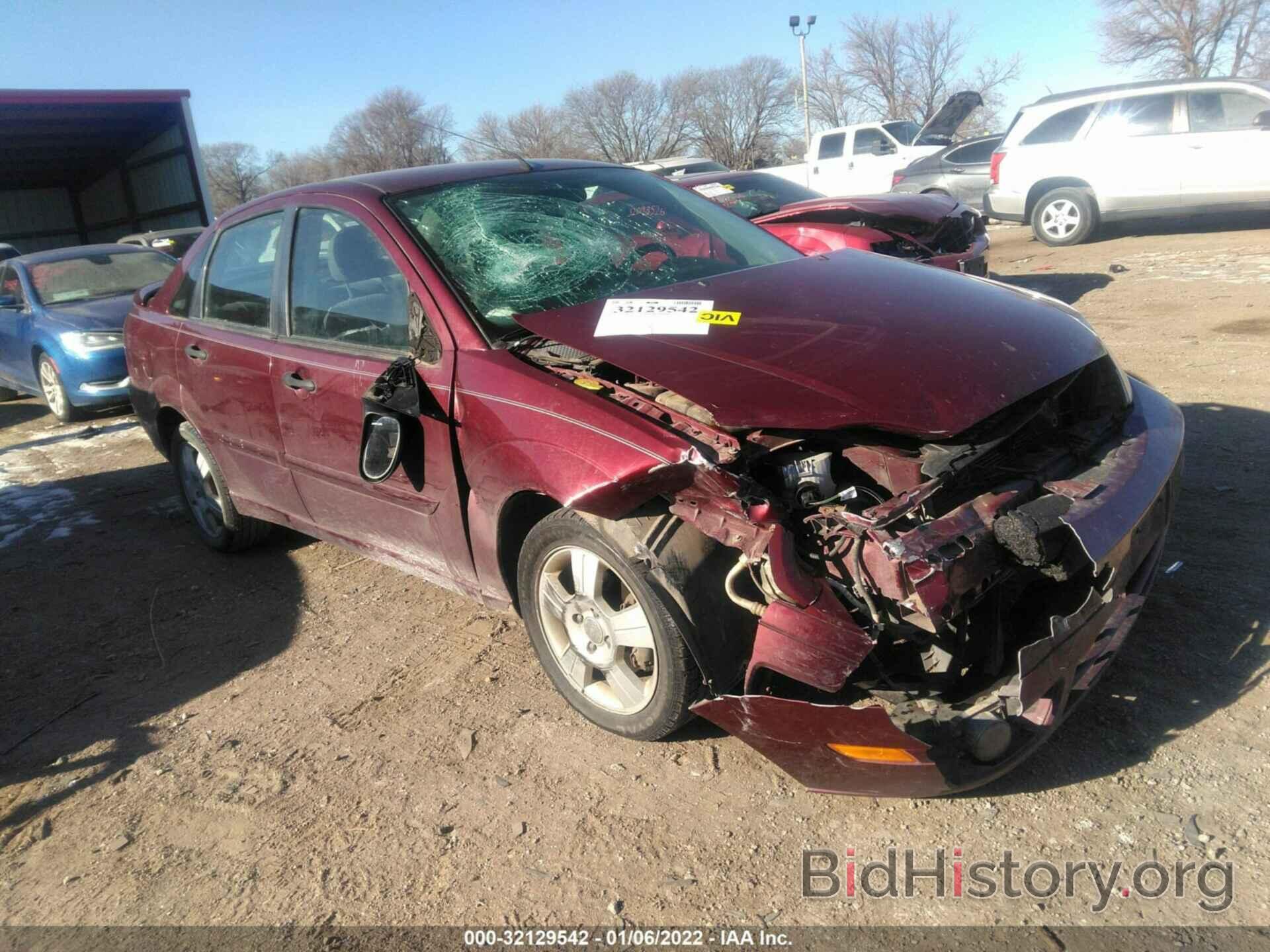 Photo 1FAHP34N96W174246 - FORD FOCUS 2006