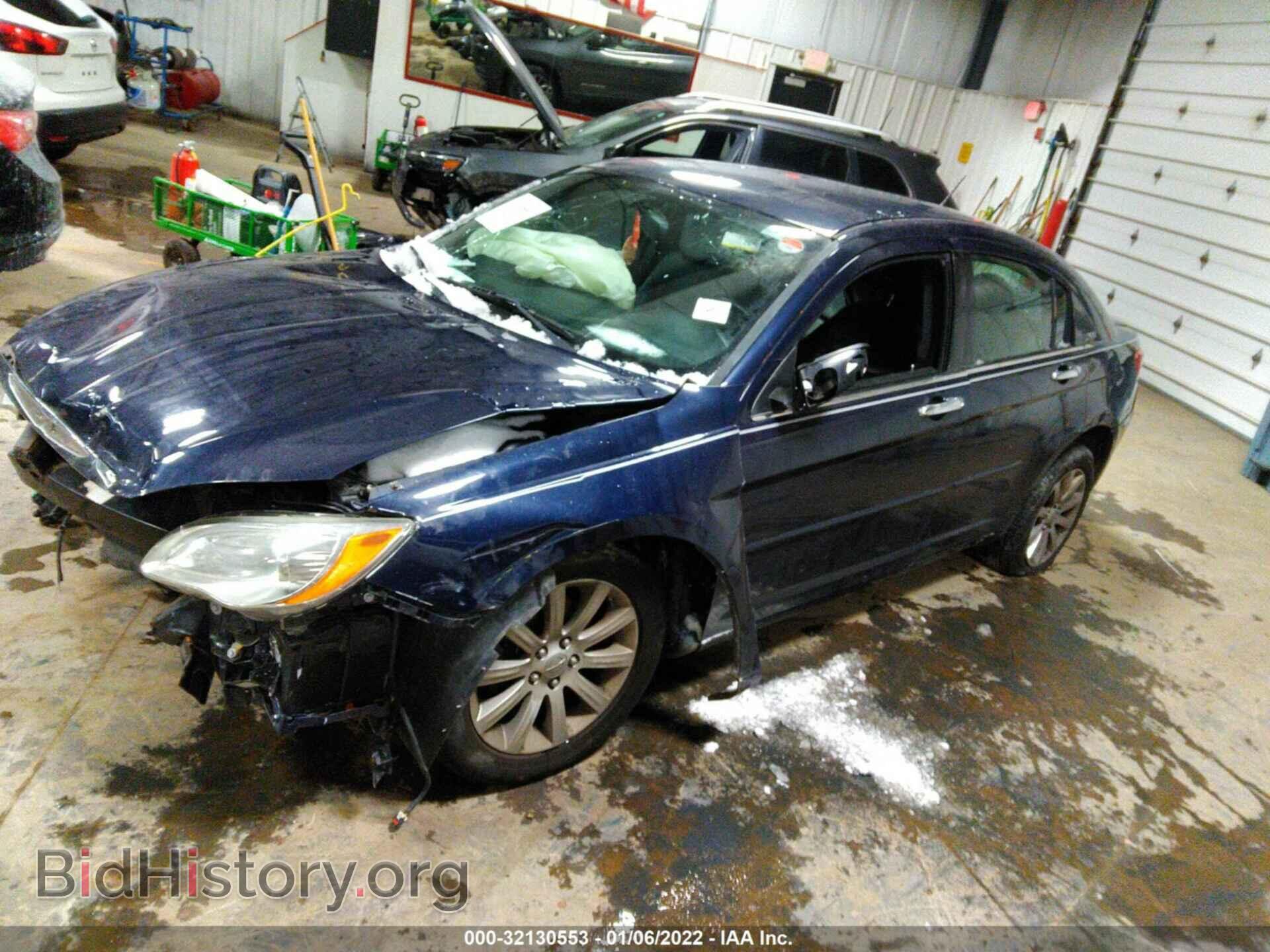 2013 CHRYSLER 200 - VIN: 1C3CCBCB8DN669062 - Фото 2