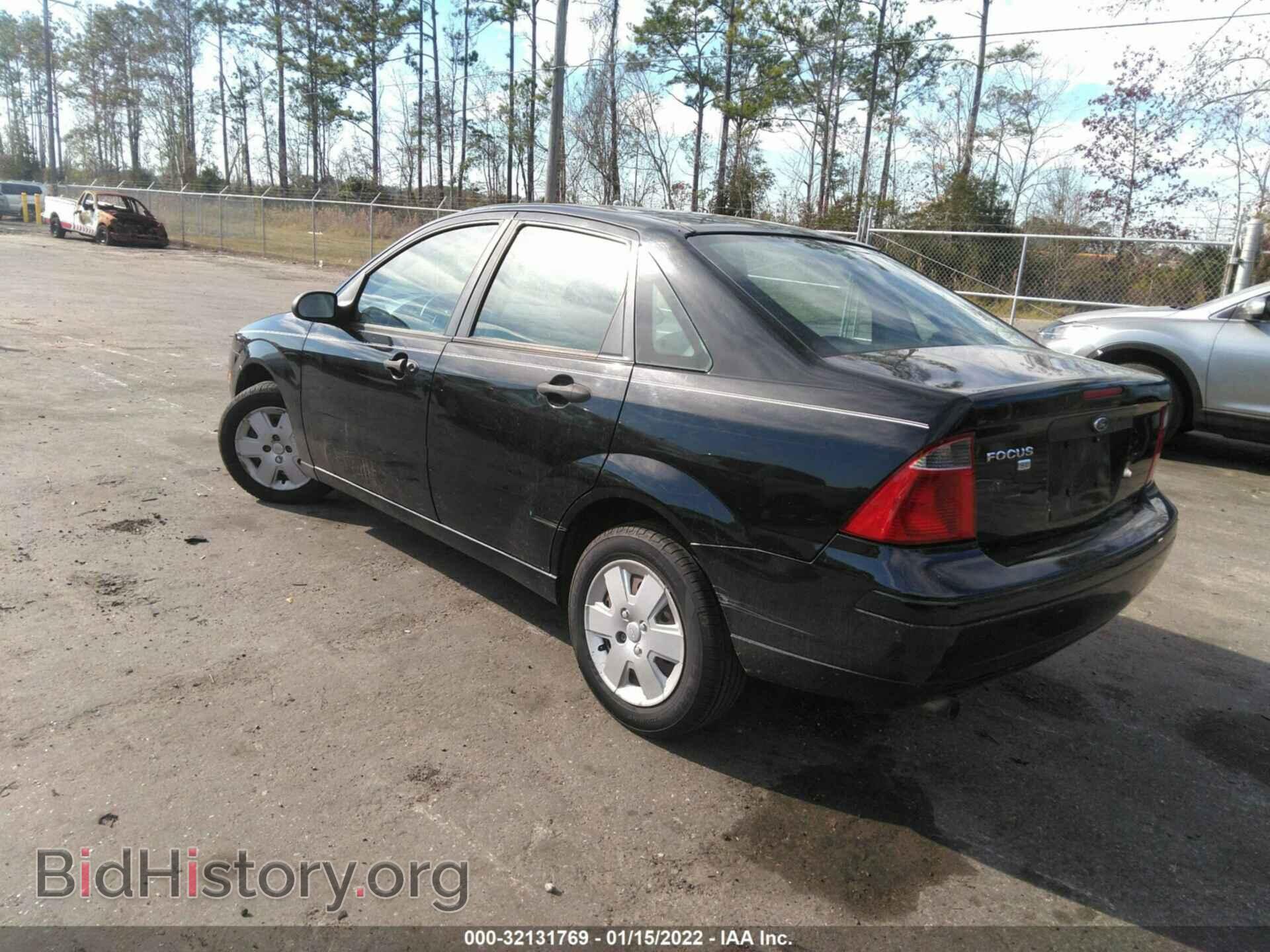2007 FORD FOCUS - VIN: 1FAHP34N17W361000 - Photo 3