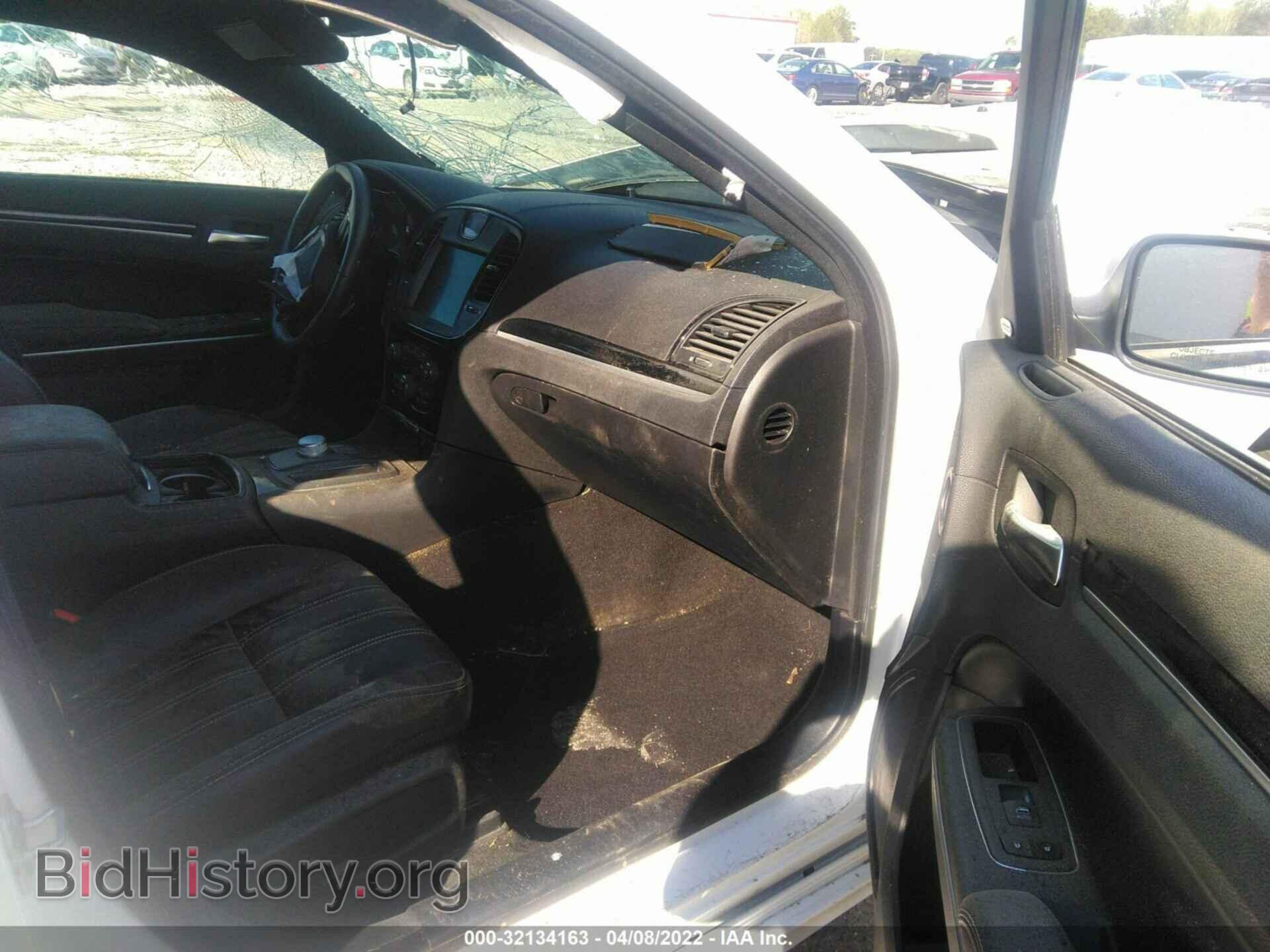2020 CHRYSLER 300 - VIN: 2C3CCABT4LH122950 - Фото 5