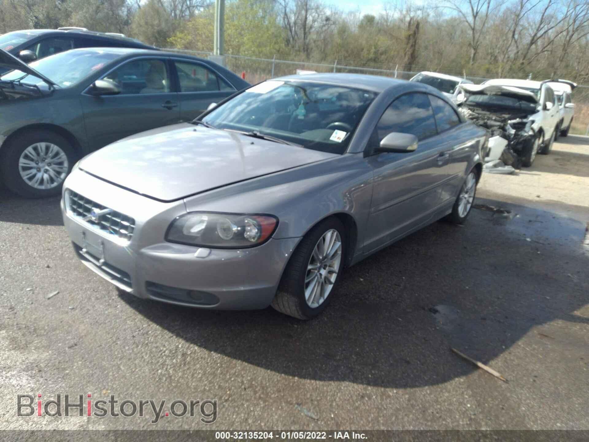 2007 VOLVO C70 - VIN: YV1MC68247J025015 - Фото 2