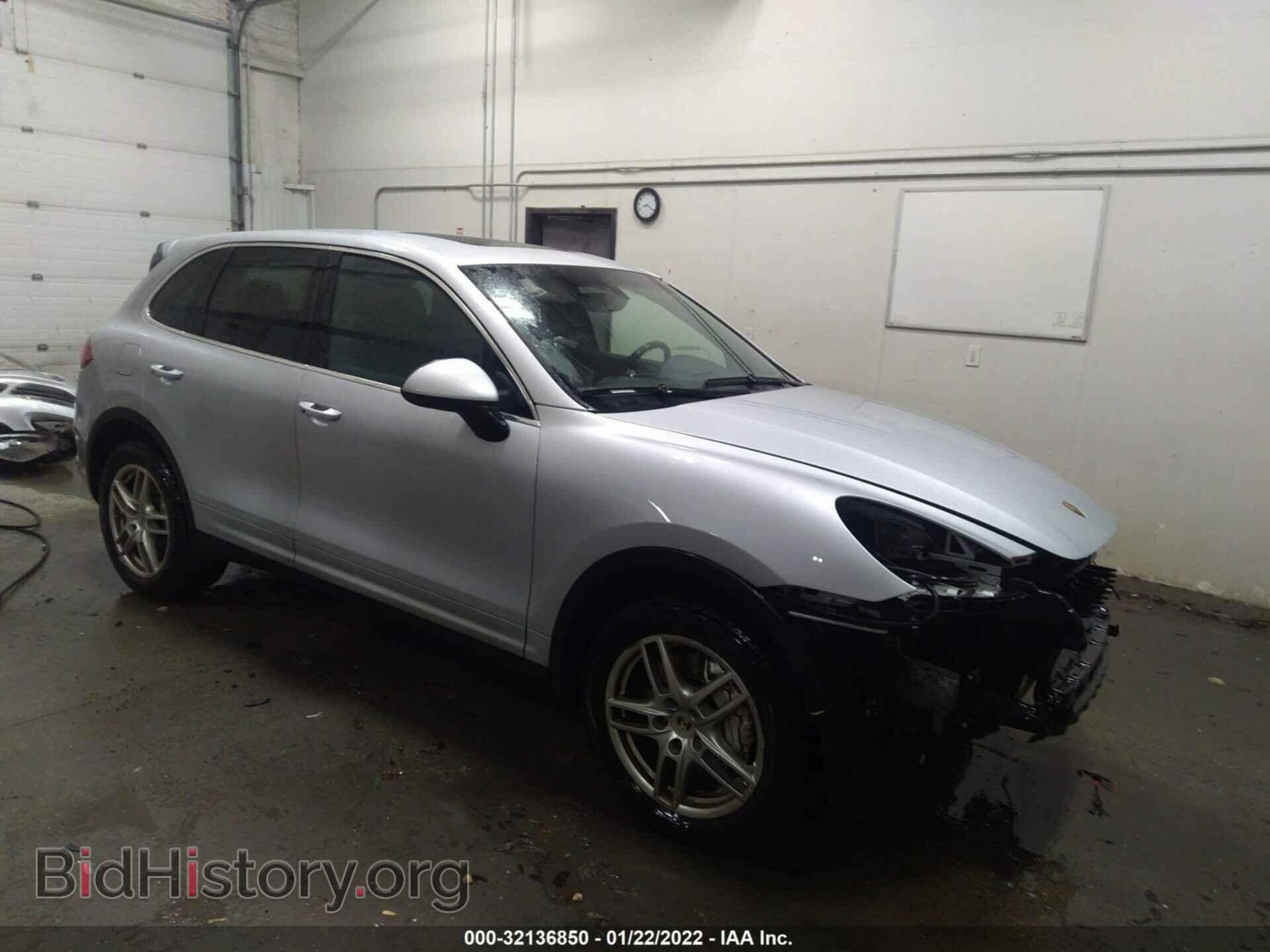 Photo WP1AB2A20BLA43134 - PORSCHE CAYENNE 2011