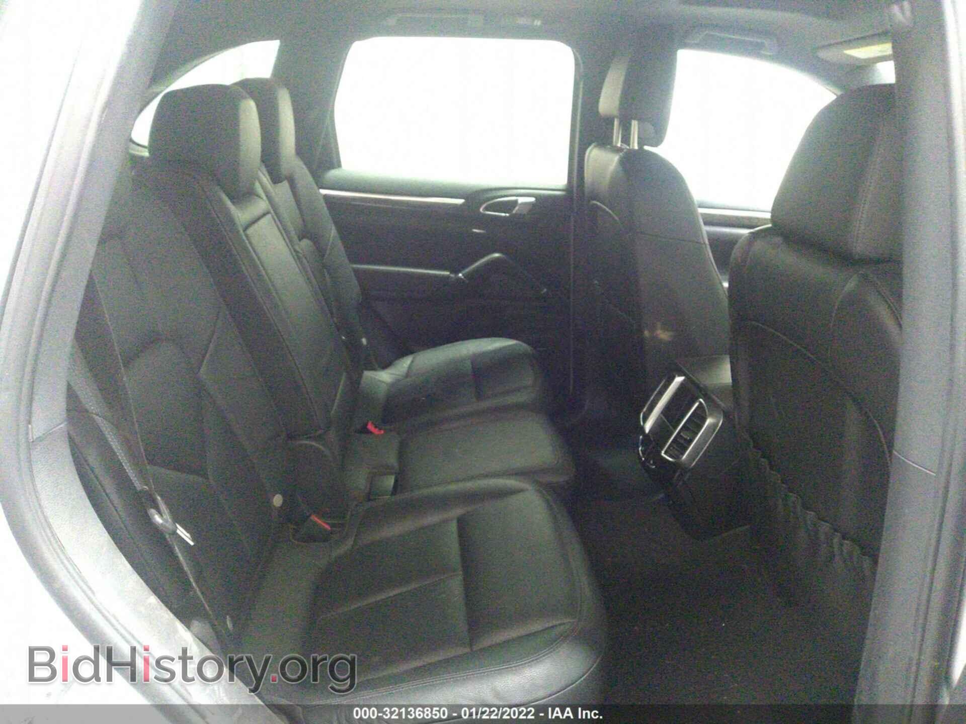 2011 PORSCHE CAYENNE - VIN: WP1AB2A20BLA43134 - Фото 8