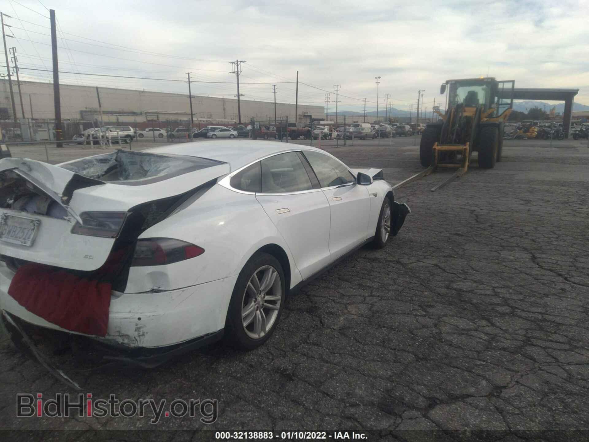 2014 TESLA MODEL S - VIN: 5YJSA1S12EFP41132 - Фото 4
