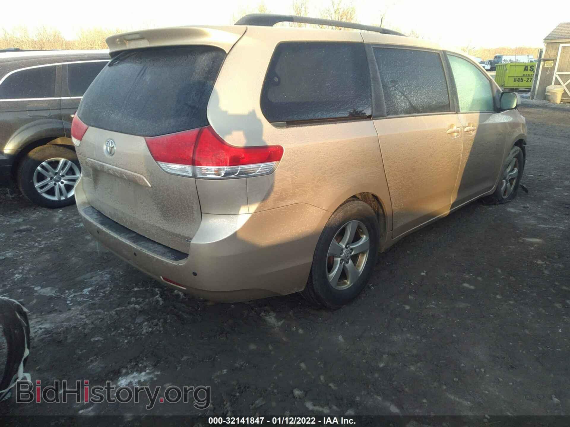 2011 TOYOTA SIENNA - VIN: 5TDKK3DC1BS067974 - Фото 4