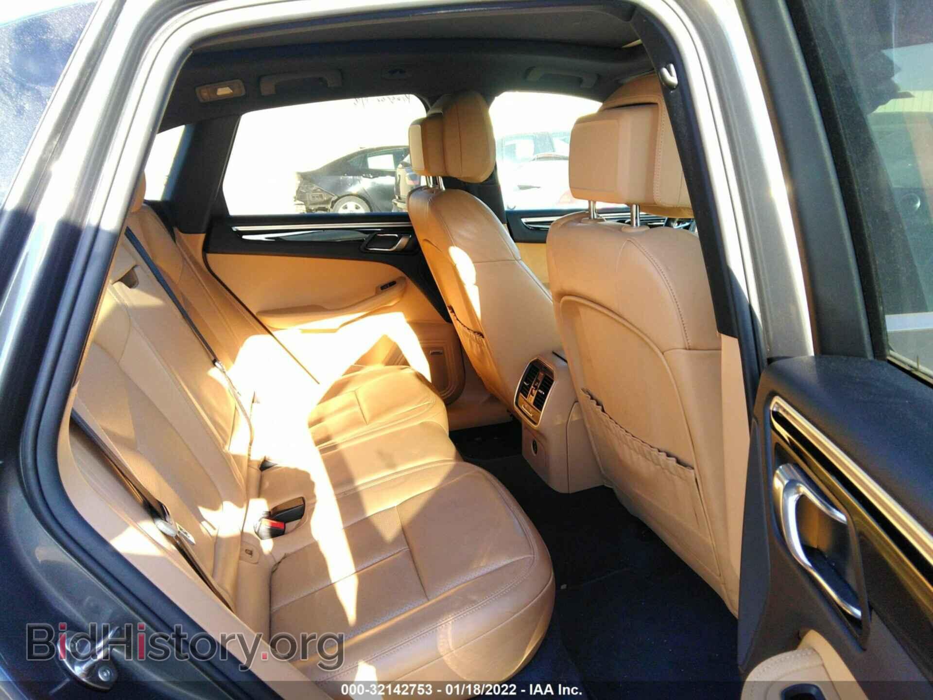 2017 PORSCHE MACAN - VIN: WP1AB2A51HLB21116 - Photo 8
