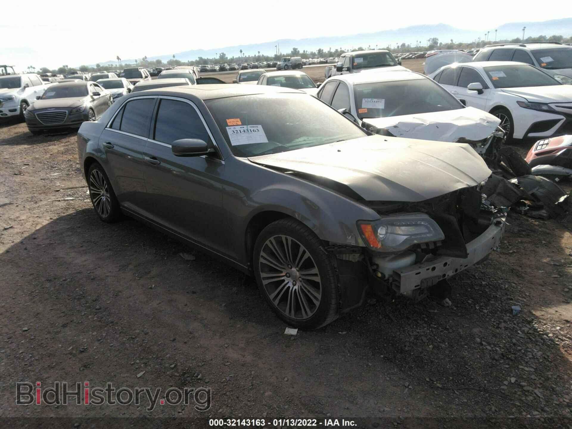 Фотография 2C3CCADT2CH138318 - CHRYSLER 300 2012