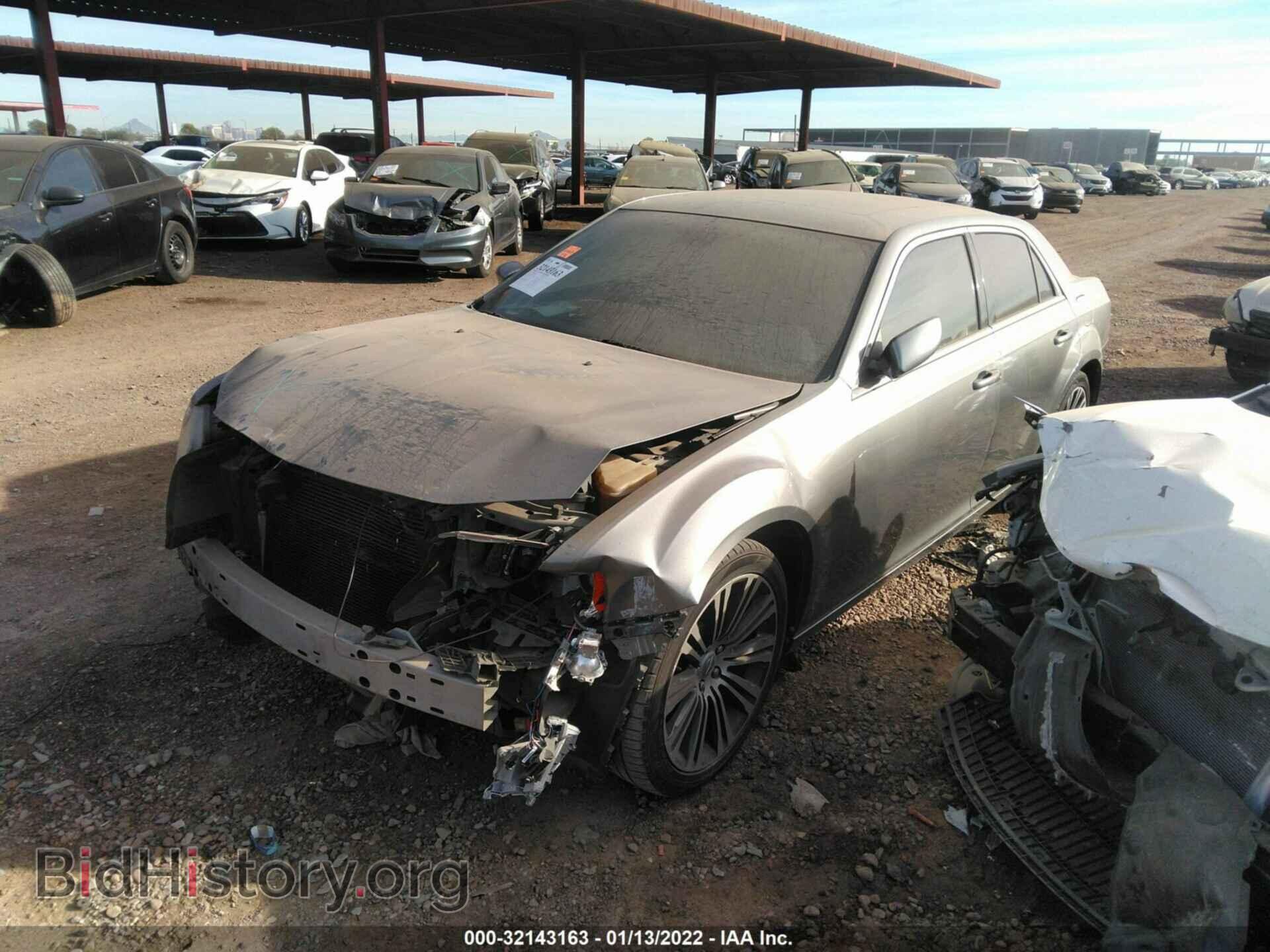 2012 CHRYSLER 300 - VIN: 2C3CCADT2CH138318 - Фото 2