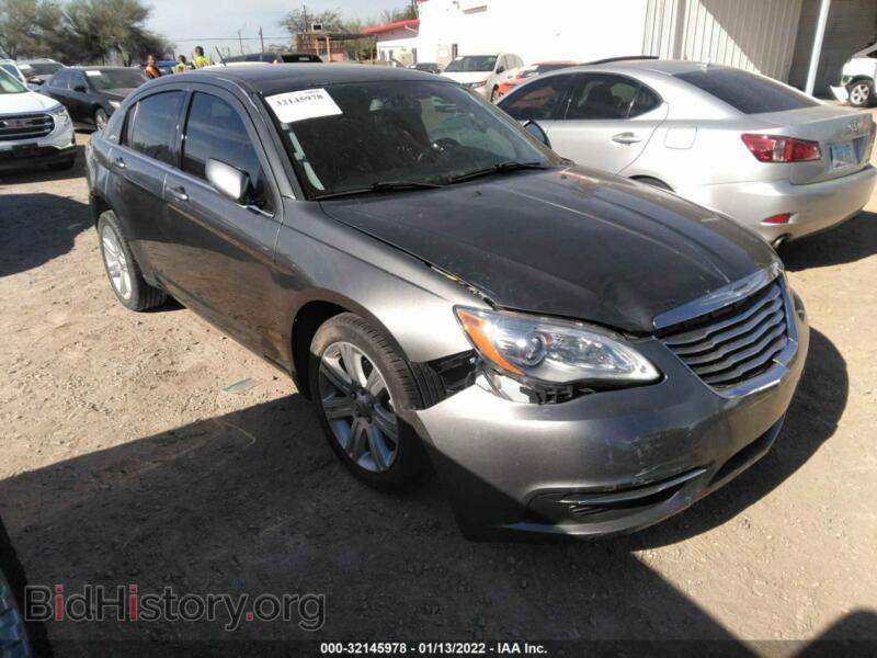 2013 Chrysler 200 Touring (VIN 1C3CCBBB0DN592544) — фото 1 из 11, IAAI, повреждение: передняя часть