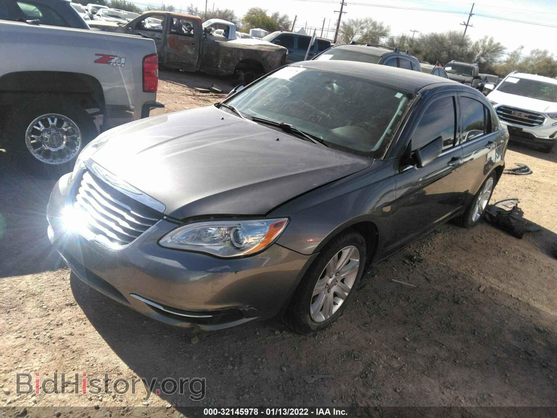 2013 CHRYSLER 200 - VIN: 1C3CCBBB0DN592544 - Фото 2