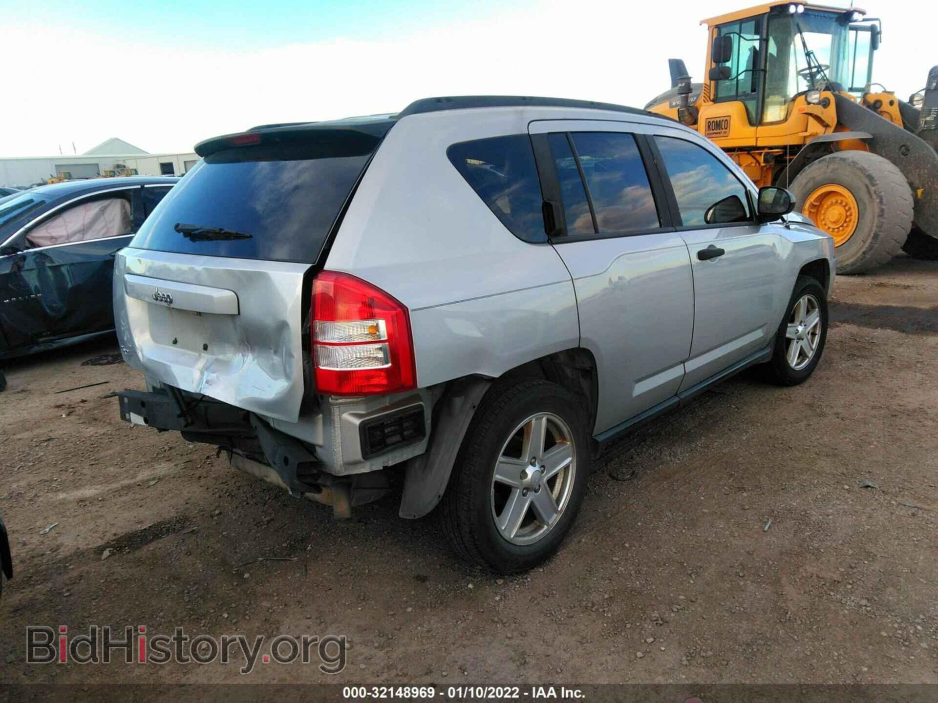 2007 JEEP COMPASS - VIN: 1J8FF47W37D584500 - Фото 4