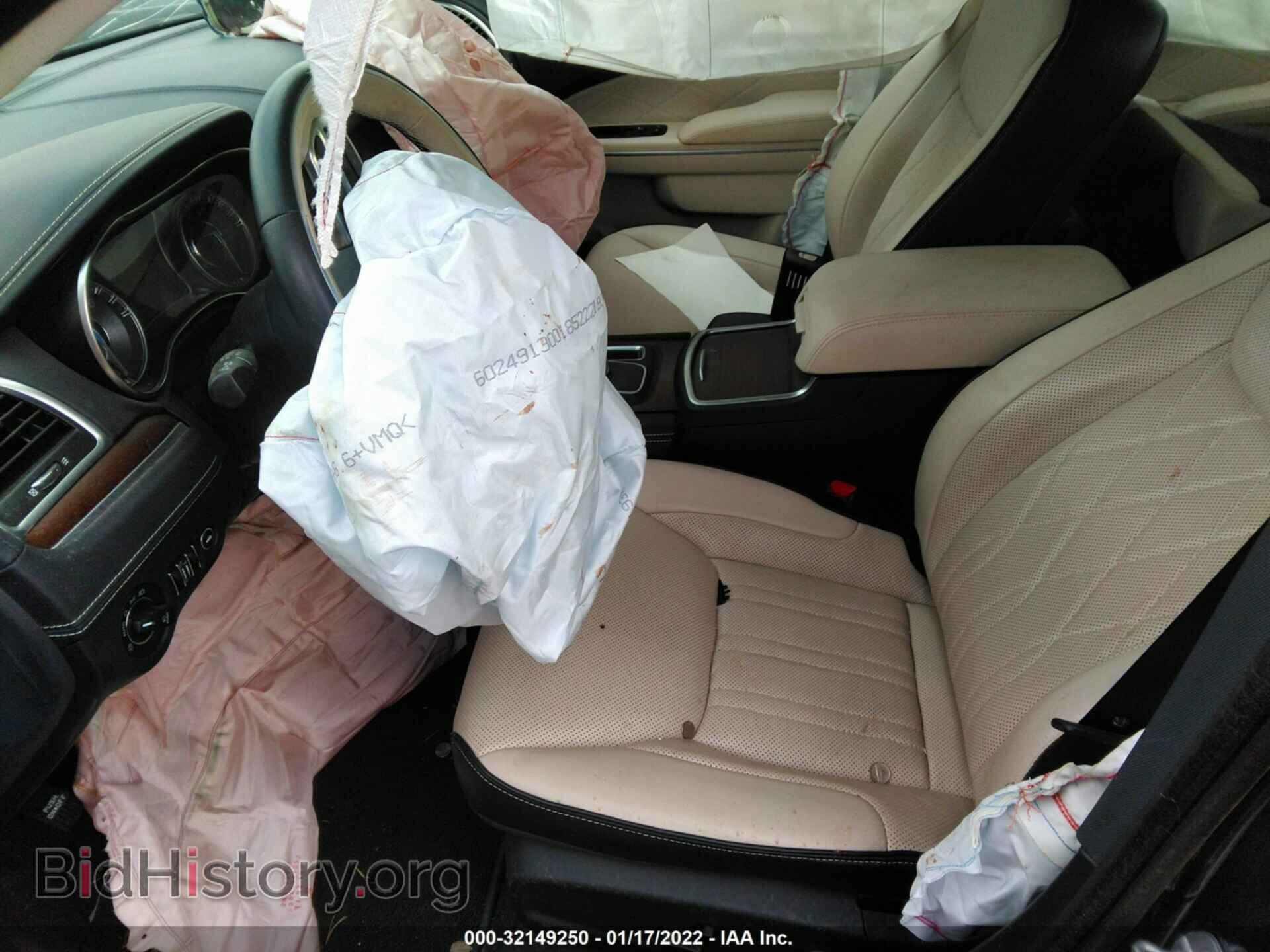 2019 CHRYSLER 300 - VIN: 2C3CCAPT1KH626797 - Фото 5