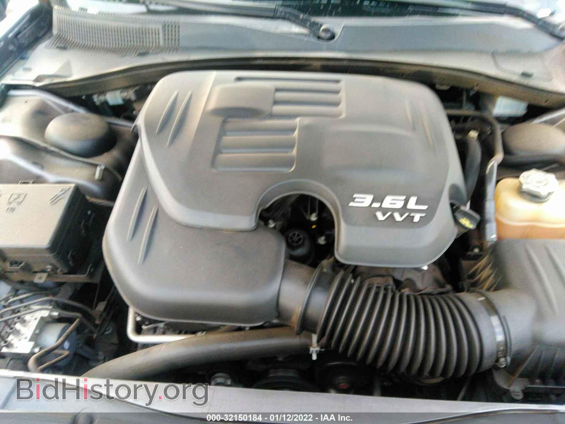2019 CHRYSLER 300 - VIN: 2C3CCAGG1KH517453 - Фото 10