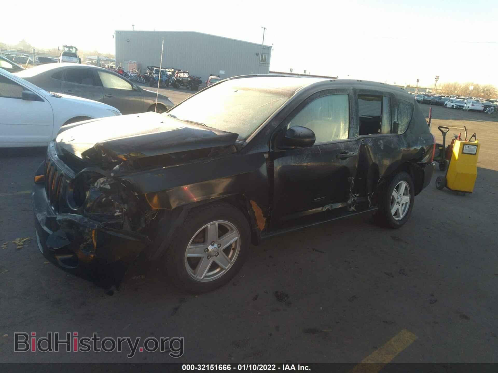 2007 JEEP COMPASS - VIN: 1J8FF47W87D264928 - Фото 2