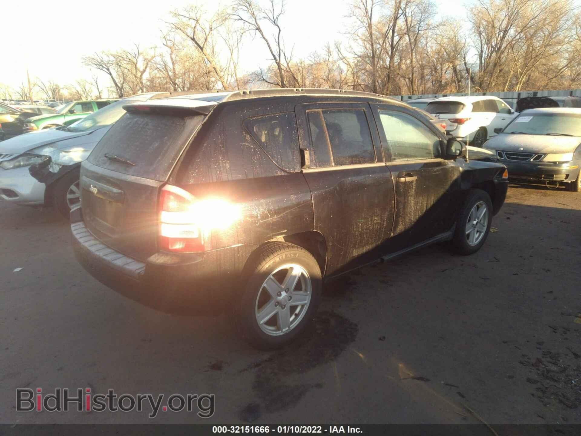 2007 JEEP COMPASS - VIN: 1J8FF47W87D264928 - Фото 4