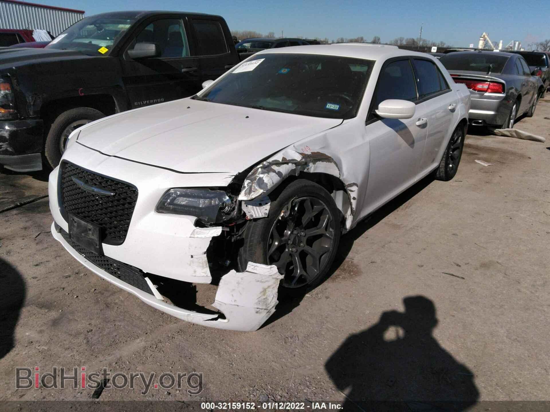 2016 CHRYSLER 300 - VIN: 2C3CCABG4GH273487 - Фото 2