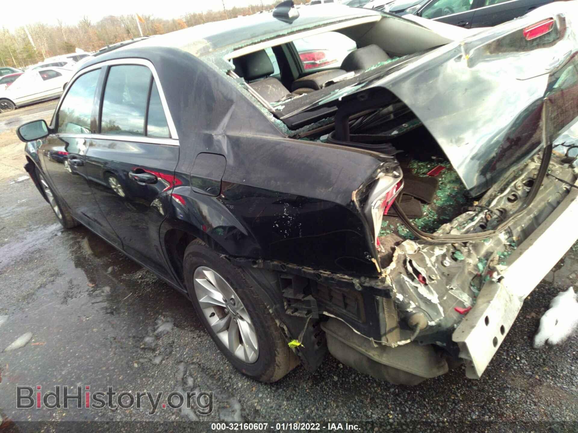 2016 CHRYSLER 300 - VIN: 2C3CCAAG6GH243988 - Фото 3