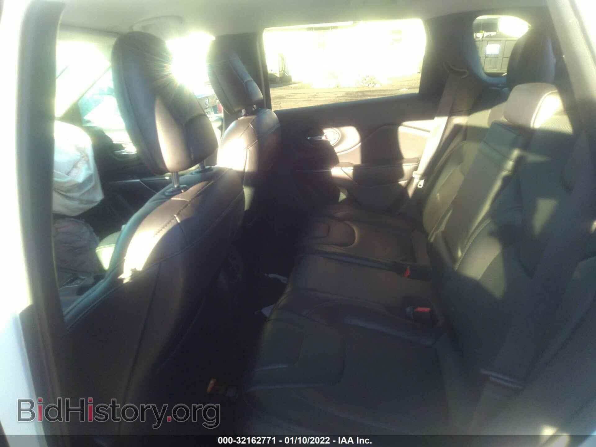 2019 JEEP CHEROKEE - VIN: 1C4PJLDB4KD300466 - Фото 8
