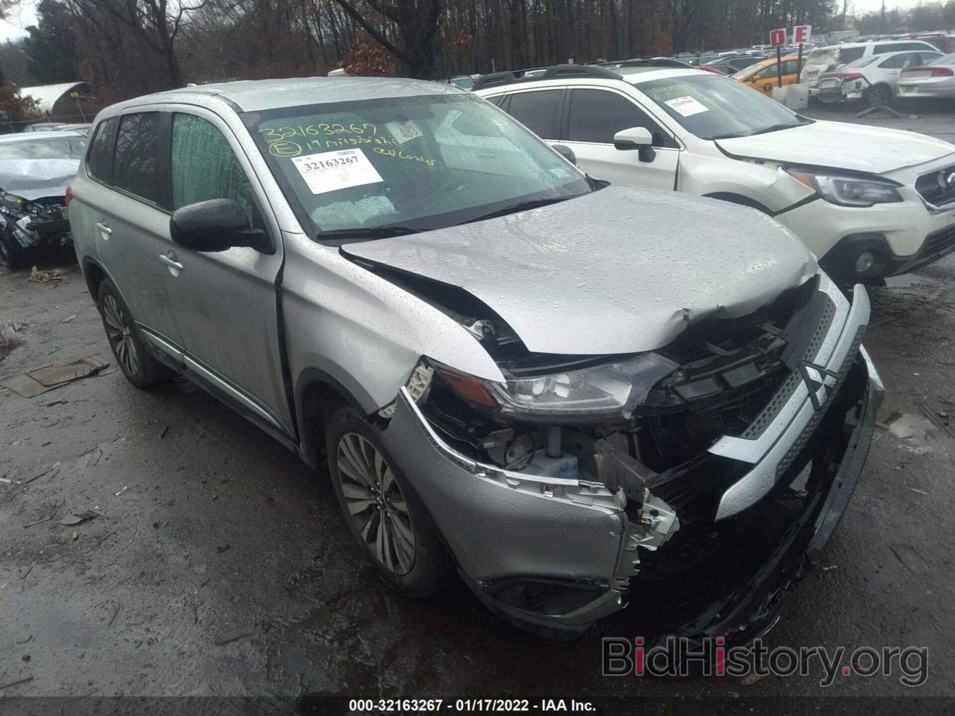 Photo JA4AZ3A32KZ018299 - MITSUBISHI OUTLANDER 2019