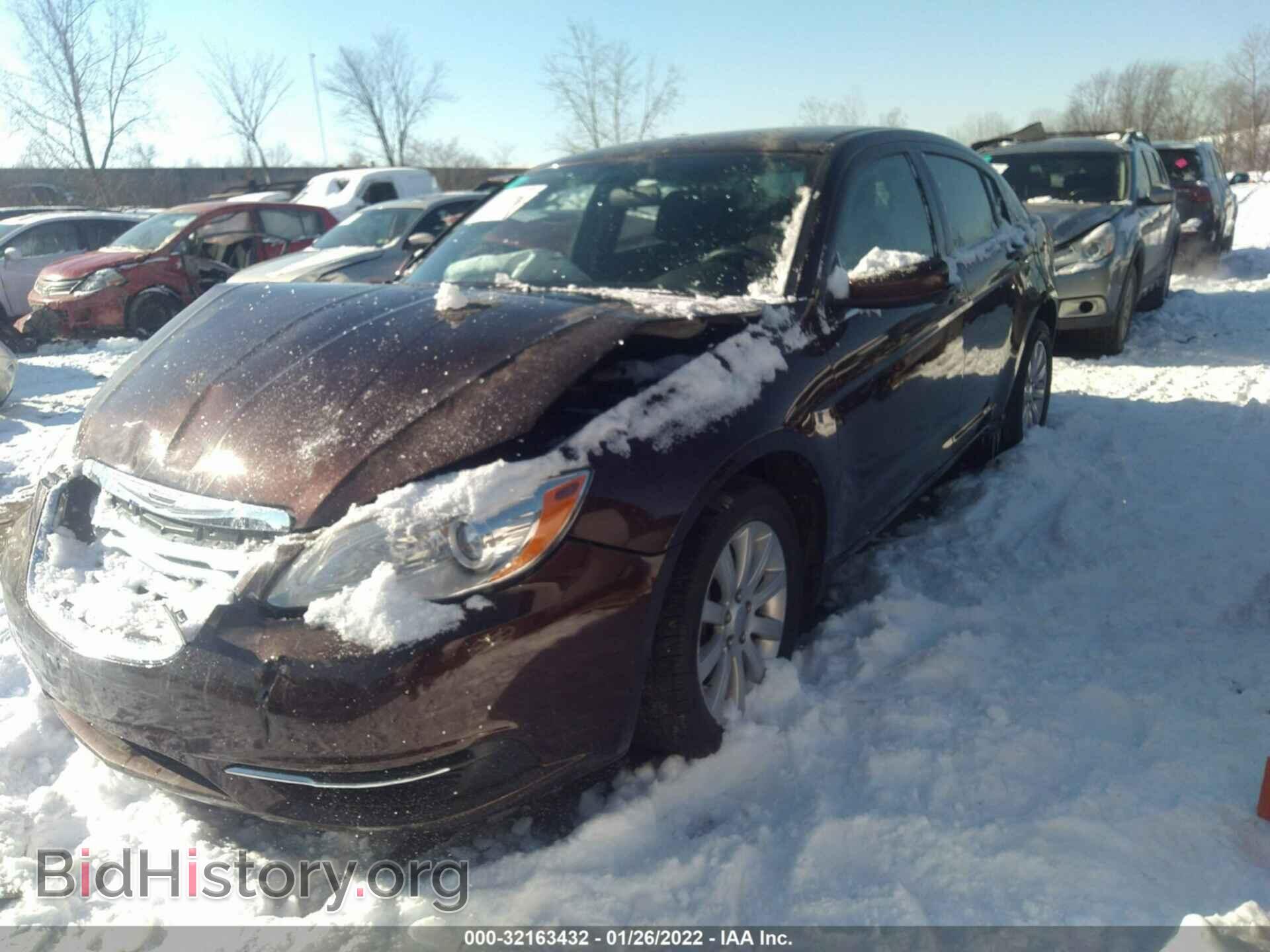 2013 CHRYSLER 200 - VIN: 1C3CCBBB4DN701989 - Фото 2