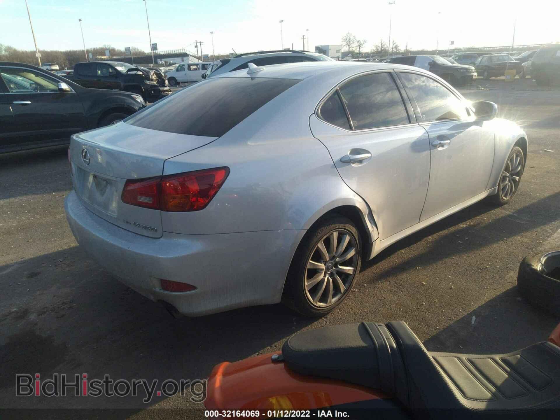 2007 LEXUS IS 250 - VIN: JTHCK262572010144 - Photo 4
