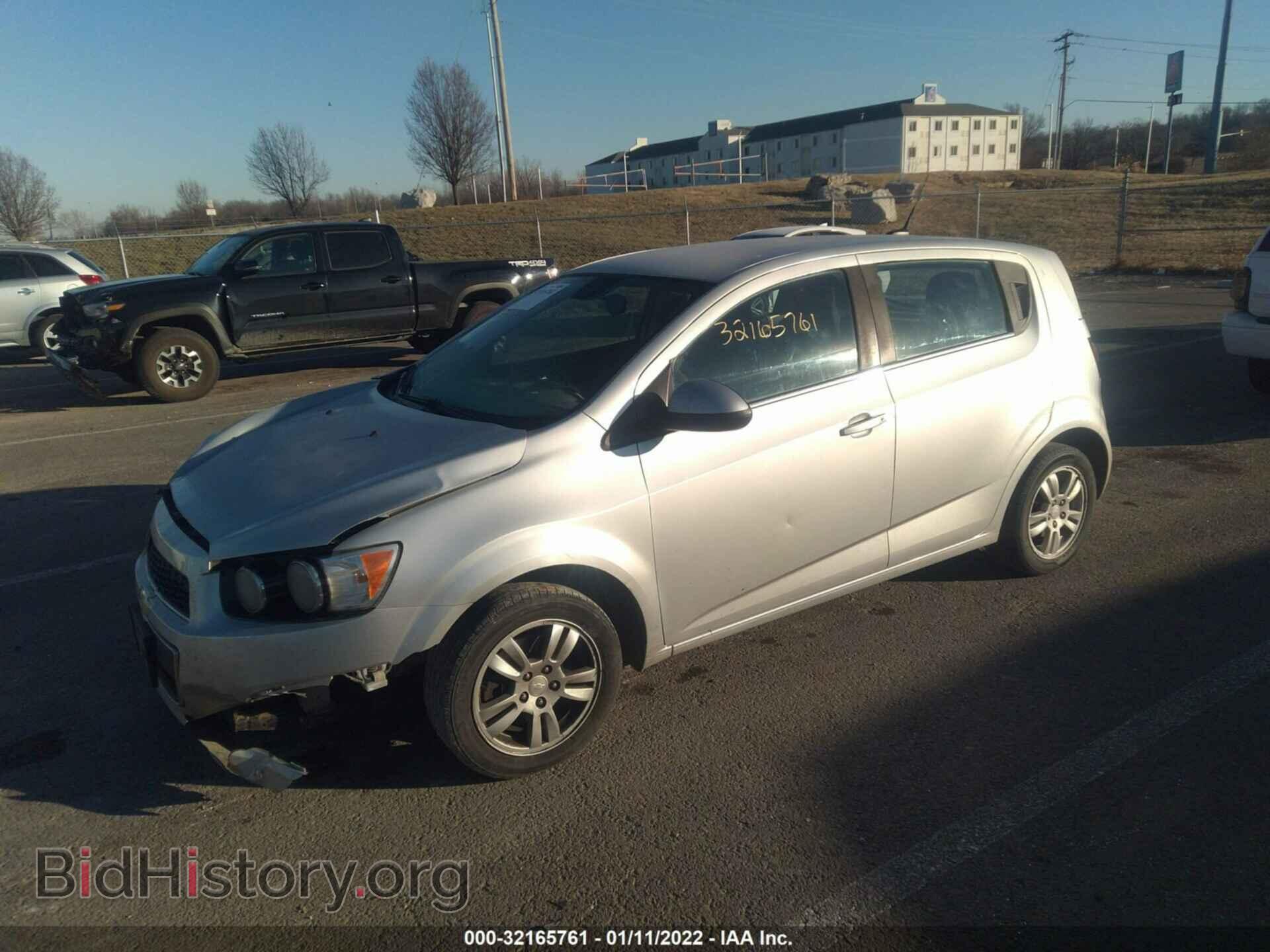 2013 CHEVROLET SONIC - VIN: 1G1JC6SHXD4141229 - Фото 2