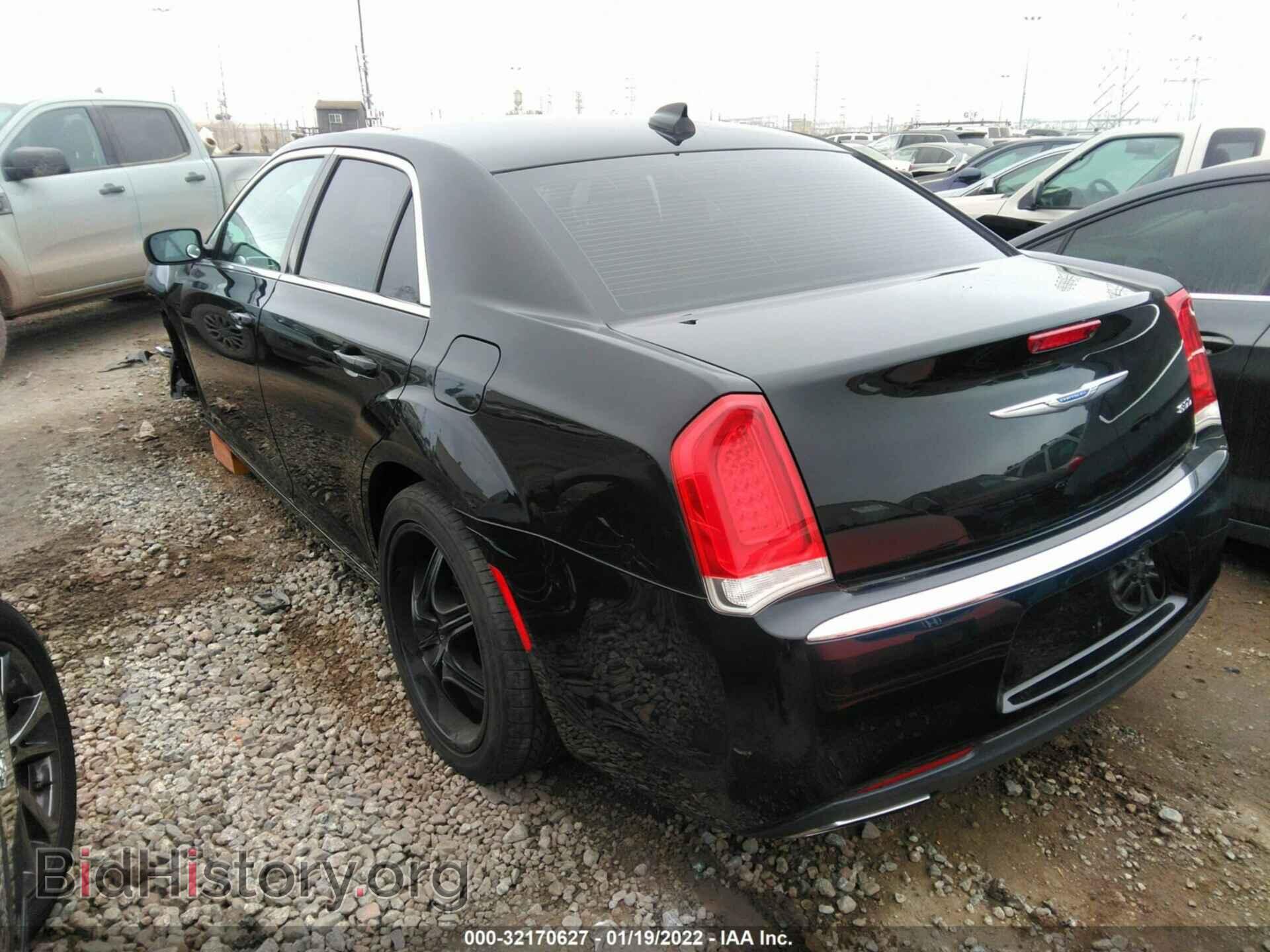2018 CHRYSLER 300 - VIN: 2C3CCAAGXJH293980 - Фото 3